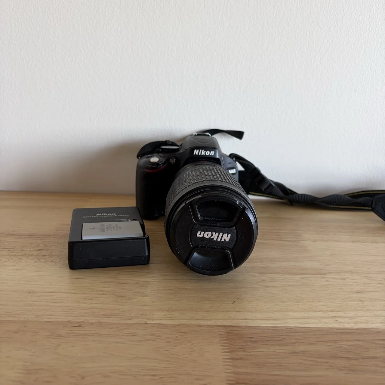Nikon F5100 & AF-S Nikkor 70-300mm Lens