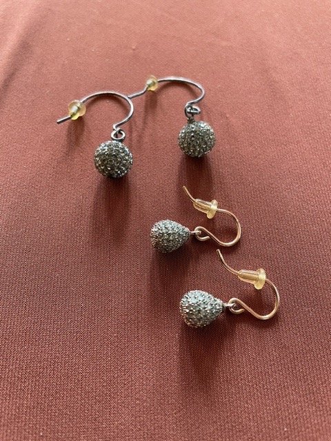 Hillberg and Berk Hanging Sparkle Earrings