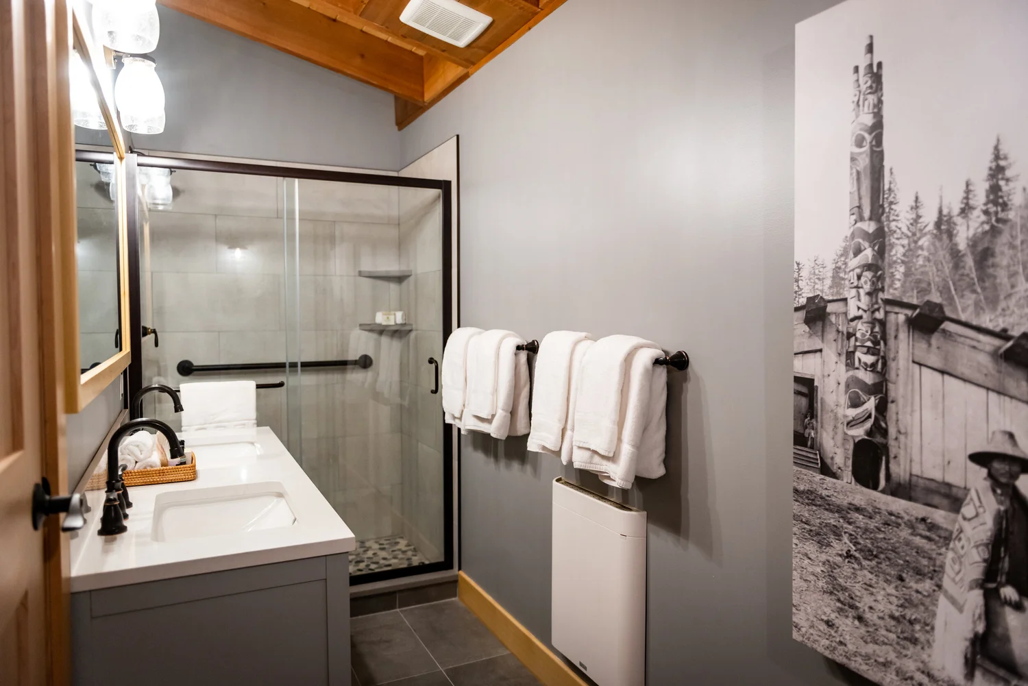 Oceanside Cabins Haida House — Haida Tourism