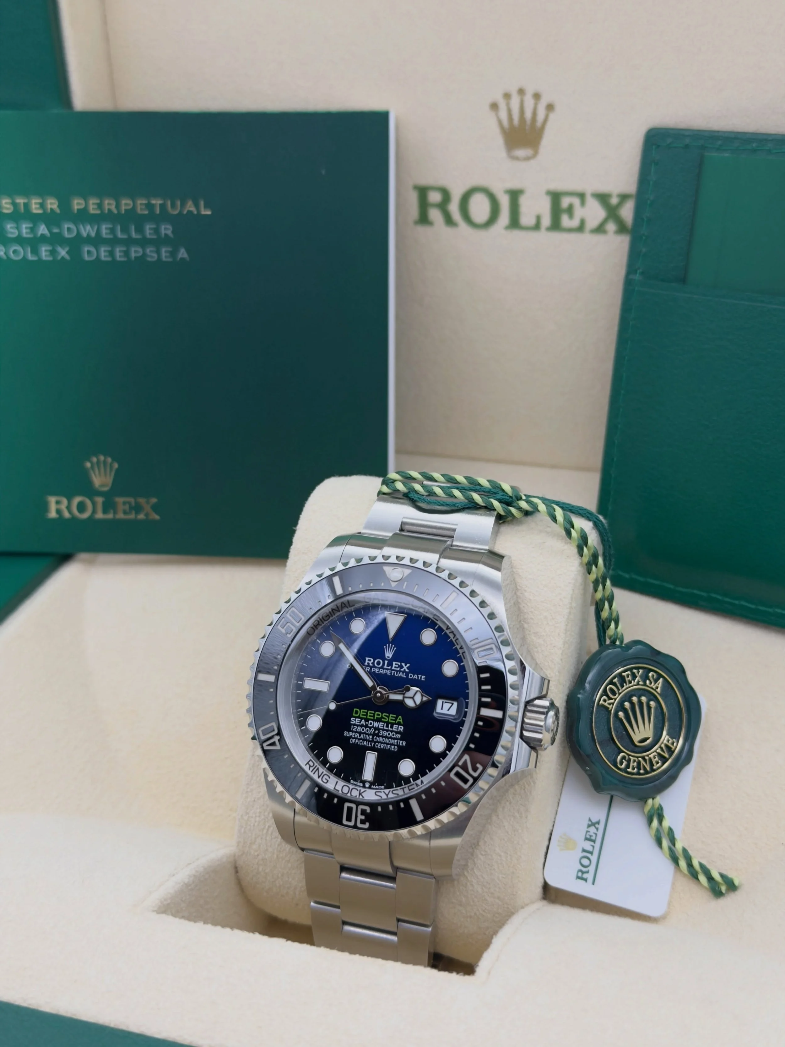 NEW ARRIVAL!🔥Rolex Sea-Dweller Deepsea with the beautiful &lsquo;D-Blue&rsquo; dial🤩

The Watch is nicknamed &lsquo;James Cameron&rsquo; after the film maker and explorer who piloted a Submarine to the Challenger Deep, the deepest point in the Mari