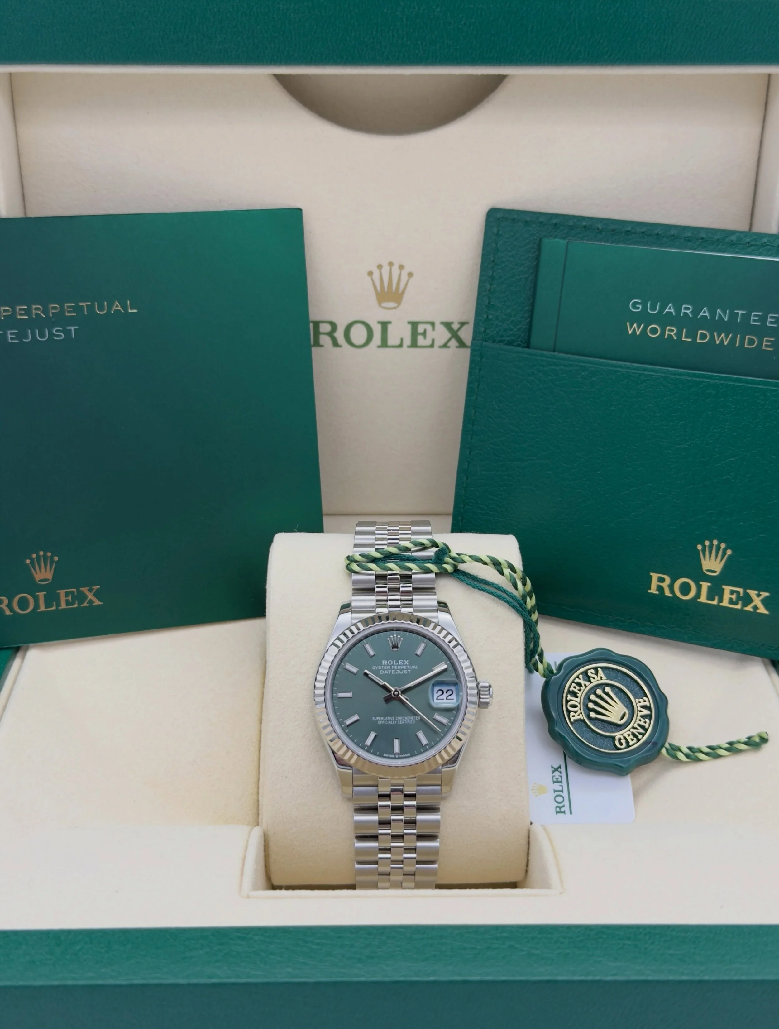 SOURCED &amp; SOLD!🔥Rolex &lsquo;Datejust 31&rsquo; with 18ct. white gold fluted bezel, Mint Green dial fitted with the sought after jubilee link bracelet. Watch in excellent condition, sold as a full set🤩

Model: 278274

Year: November, 2023

Cont