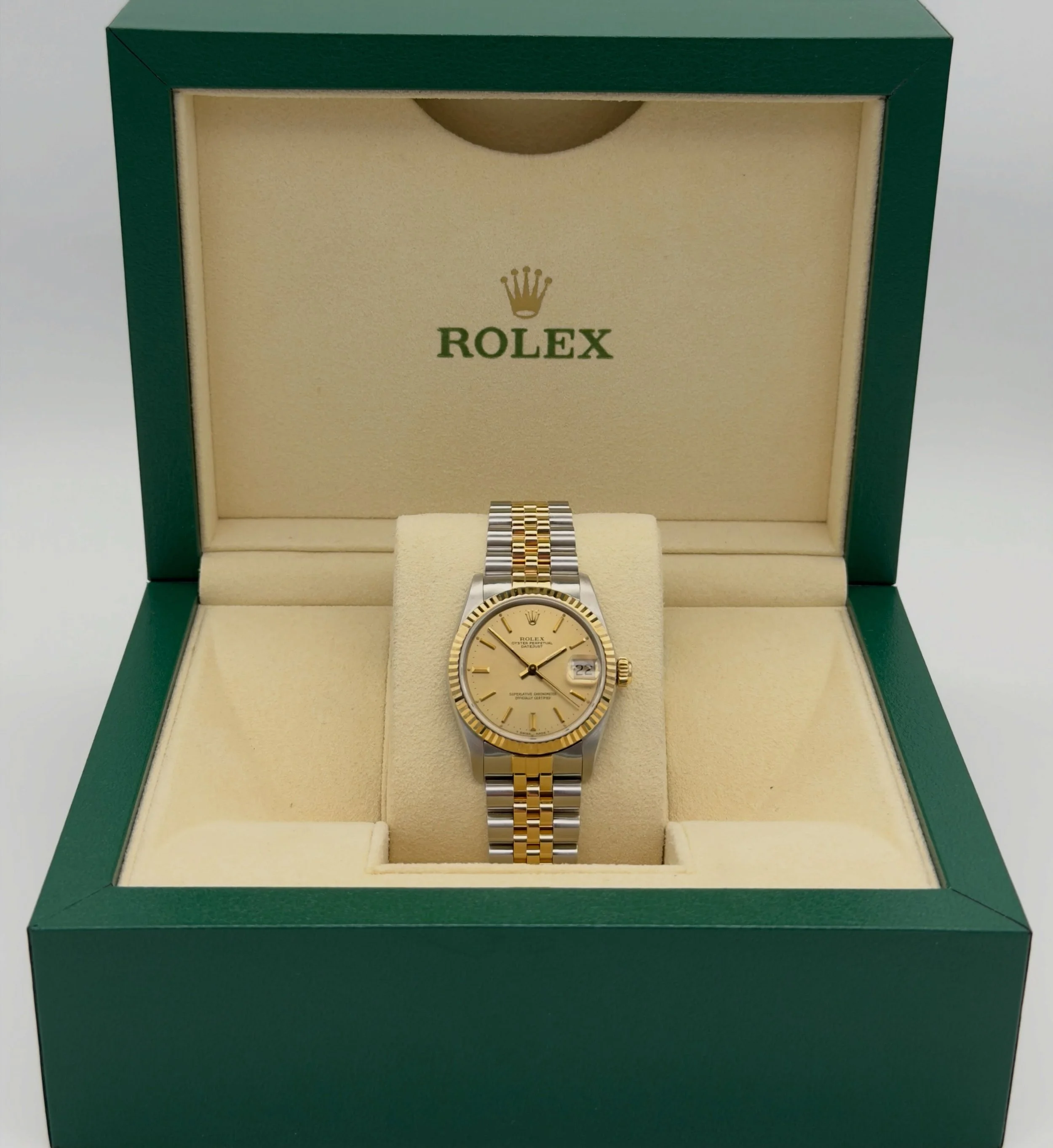 NEW ARRIVAL!🔥Rolex Datejust 31mm in Stainless Steel &amp; 18ct. Yellow Gold featuring Fluted Bezel, Champagne coloured baton dial, Jubilee link bracelet. 

Model Reference: 68273.

Contents: Box &amp; Papers.

Year: May, 1987.

Excellent condition. 