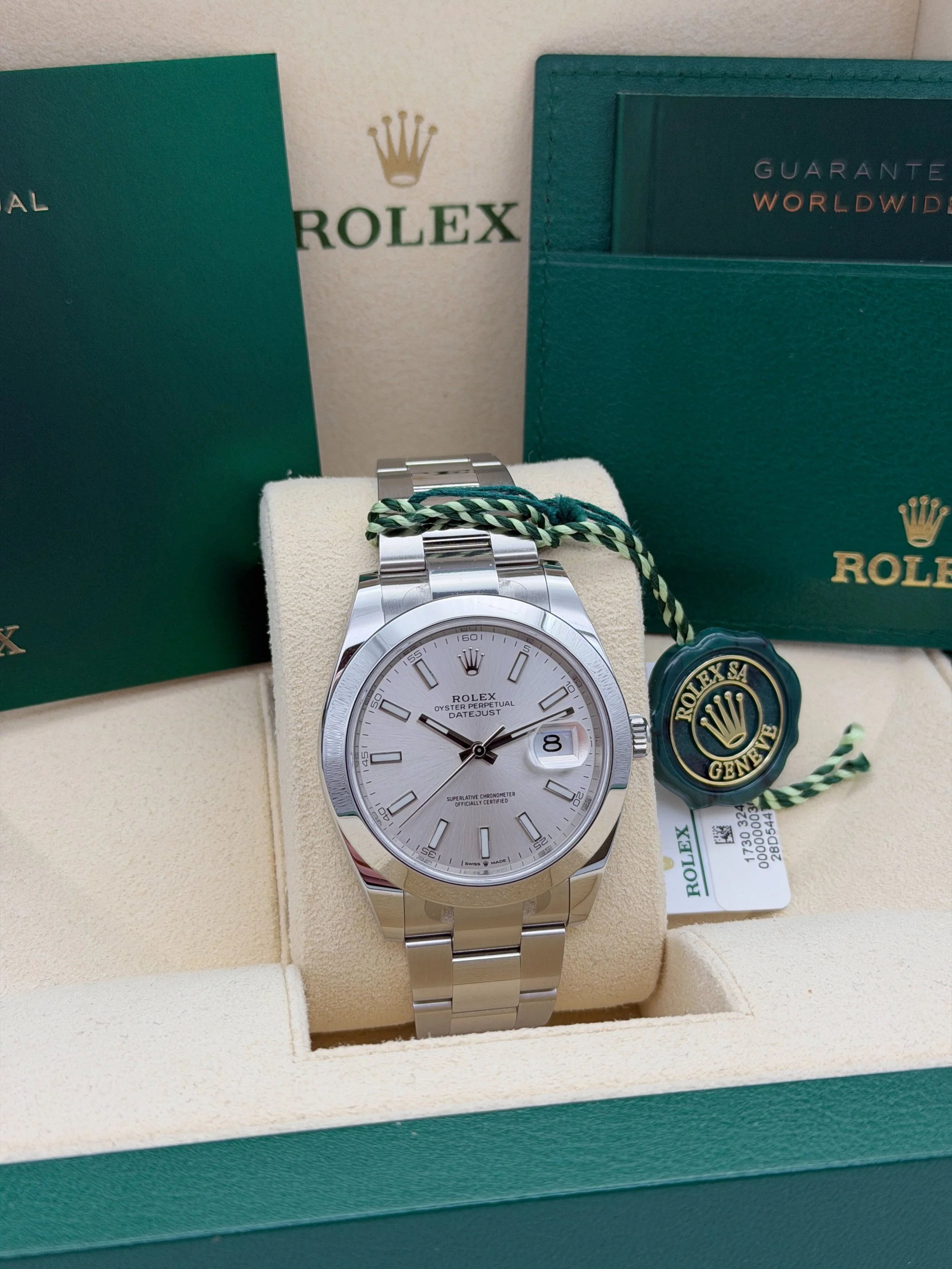 NEW ARRIVAL!🔥Rolex Datejust 41mm in Stainless Steel featuring Smooth Bezel, Silvered baton dial, Oyster link bracelet. 

Model Reference: 126300.

Contents: Box, Papers &amp; Tags.

Year: May, 2021.

Excellent lightly worn condition. Some protective