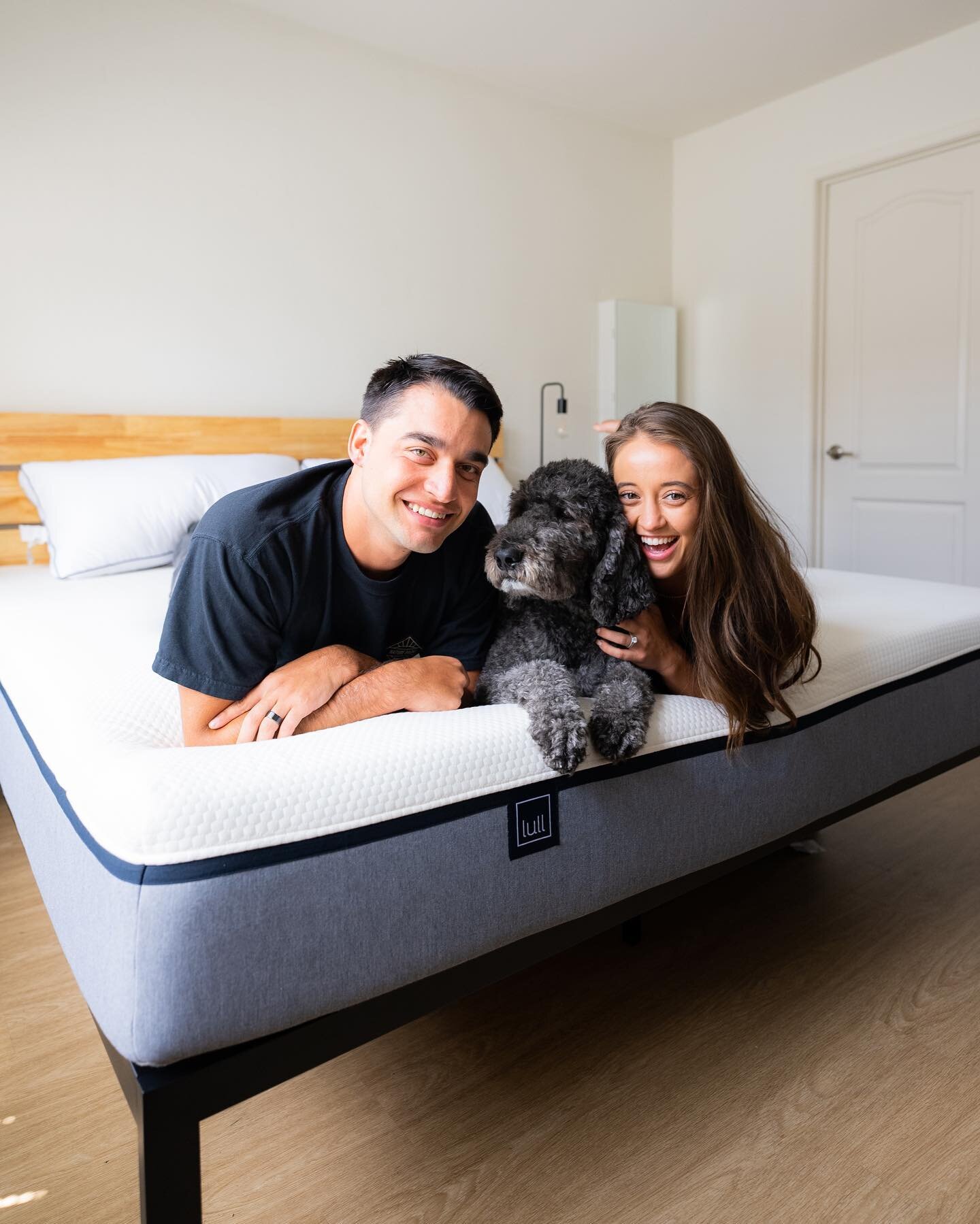 Our new @lullbed mattress is Piko-approved✔️Cody &amp; I approve, too, but who cares what we think, as long as our pup is satisfied😍 Piko loves the cooling gel feature, the hubs &amp; I love the tempur-pedic feature, the whole fam is happy!🤍✨ 

To 
