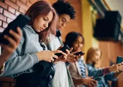 Advocates sound alarm on dangers of technology for teens