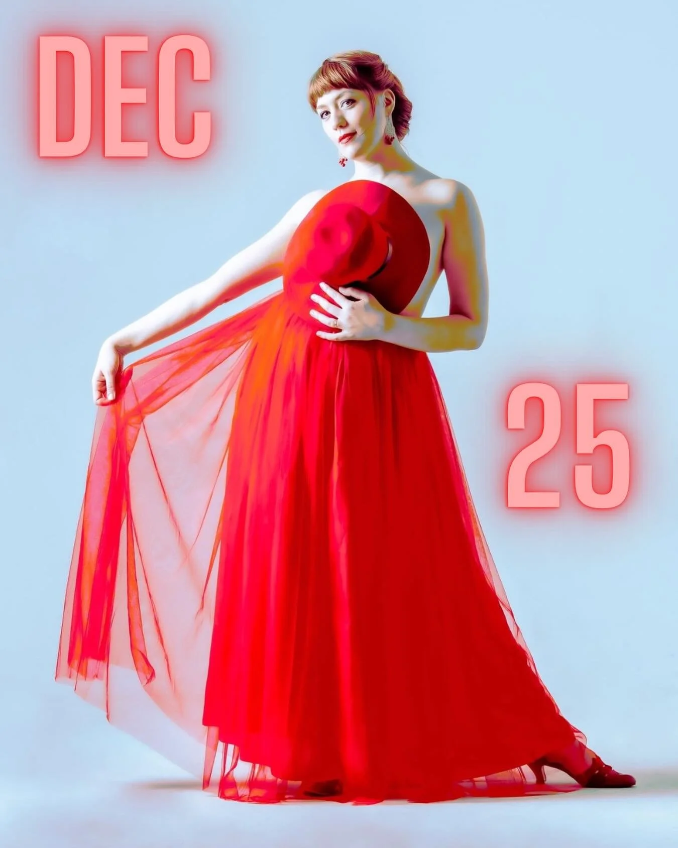 Happy Holidays! New York started to deck itself out at least a week earlier this year and I&rsquo;m excited for the 20 songs I get to sing only one month out of 12! 

12.5 @casasalvonyc from 6:30-9:30

12.7 @frauncestavern from 12-3pm

12.10 @lullany