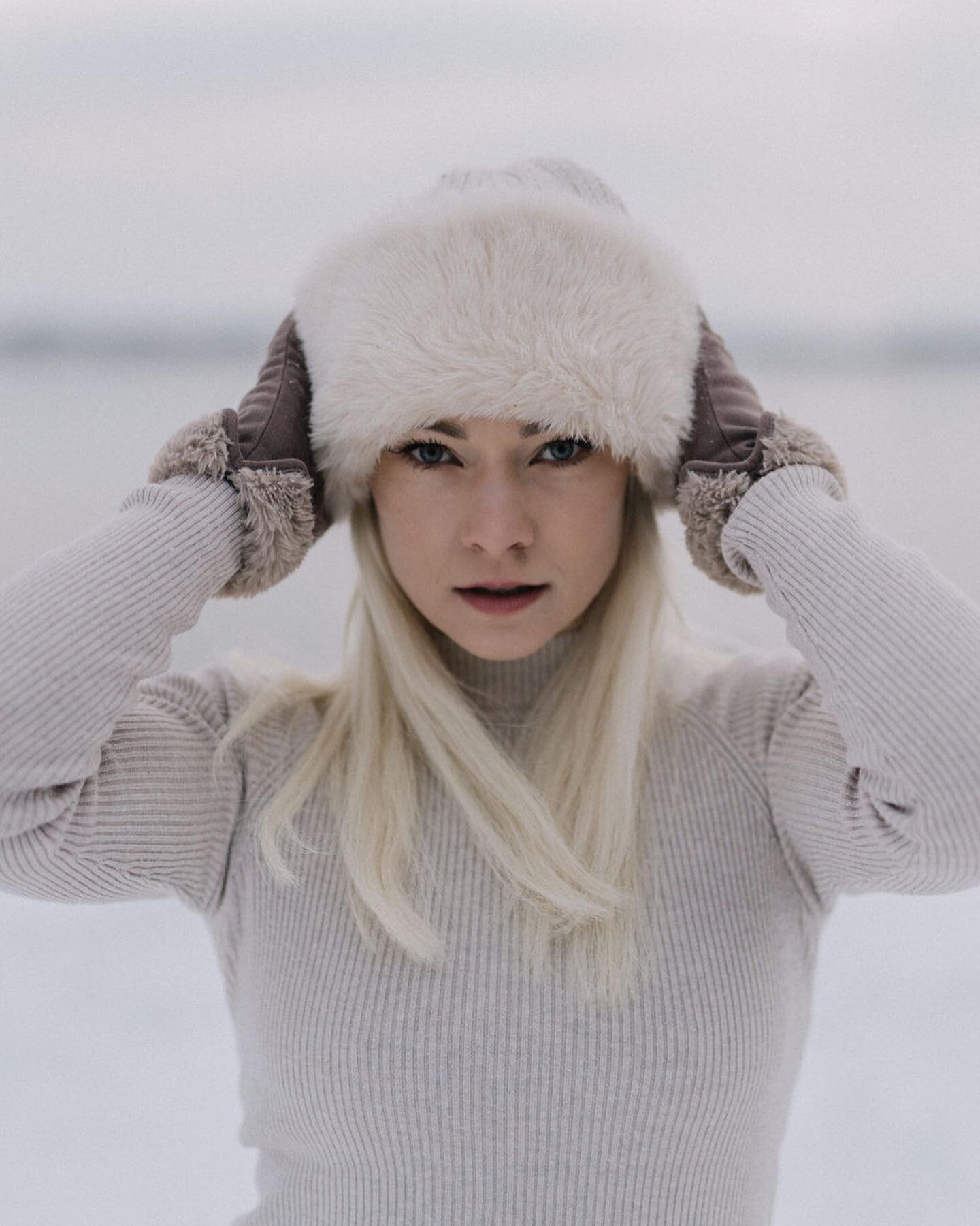 Ihanaa loppuvuotta! ❄️💋

Kiitos upeista kuvista: @hannenurmiphotography 🩵

#winter #finland #snow #talvi