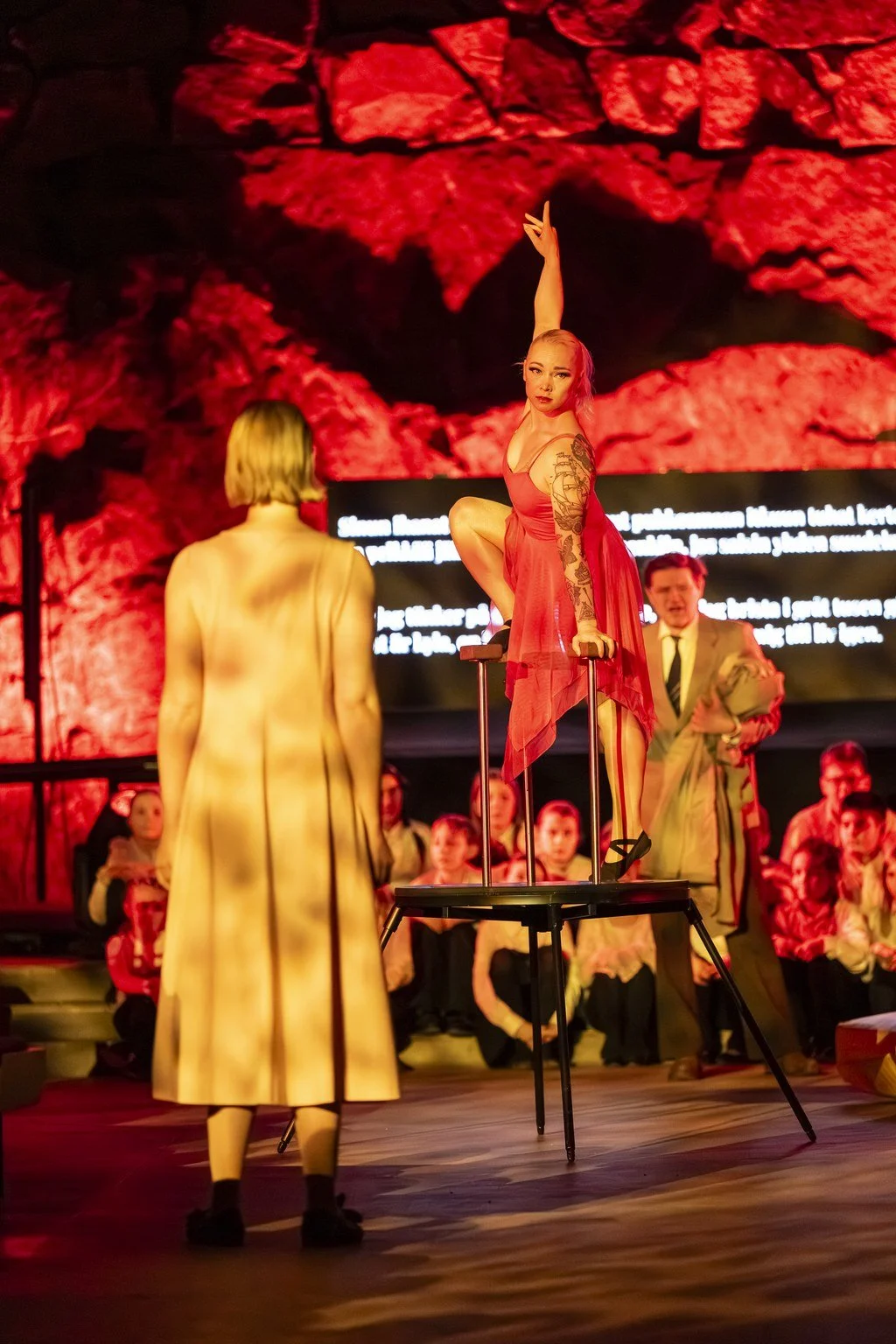 Sirkustaiteilija Siiri Lehtiö