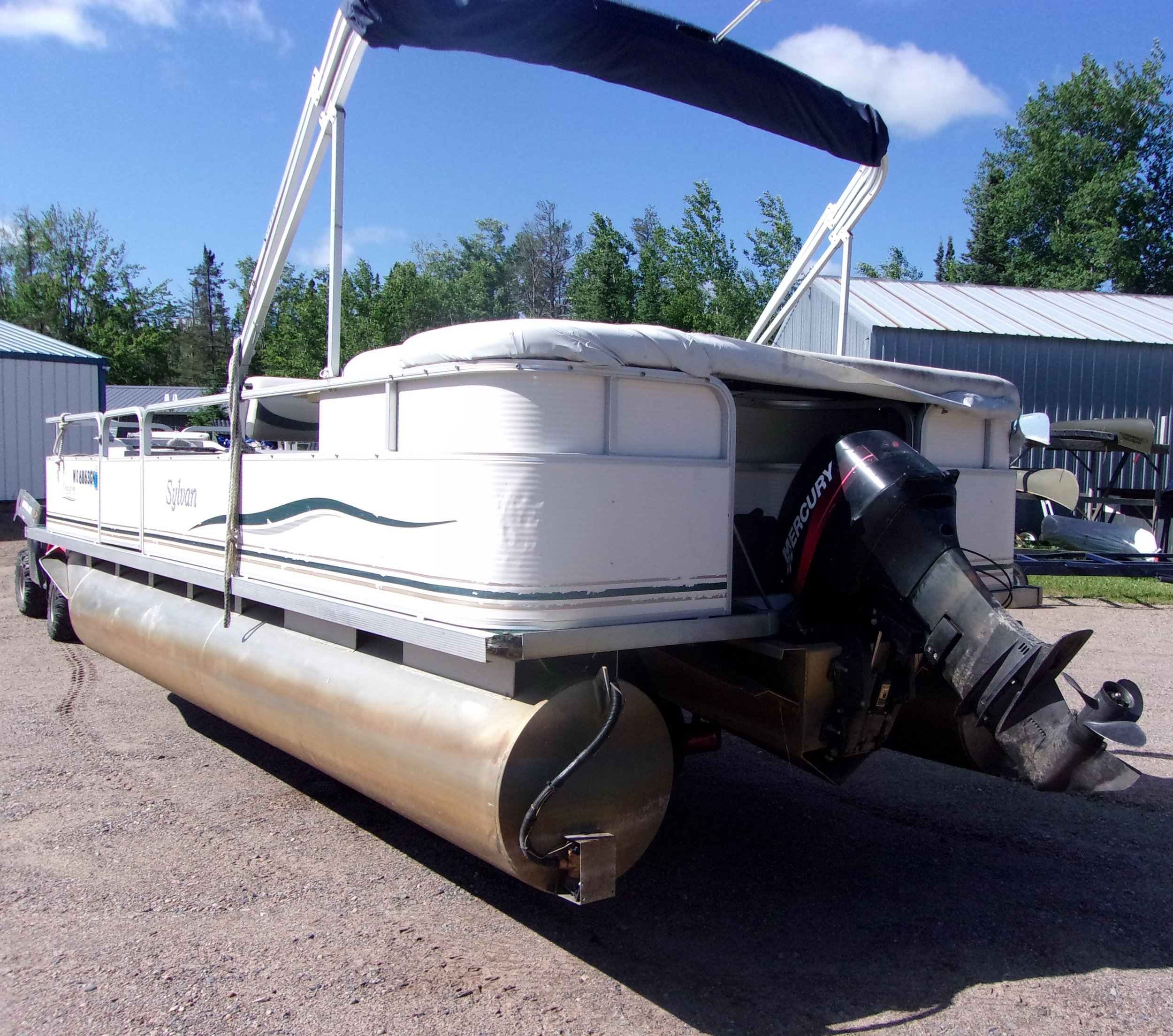 2002 Sulvan Freedom 820 - 40HP Mercury 3.JPG