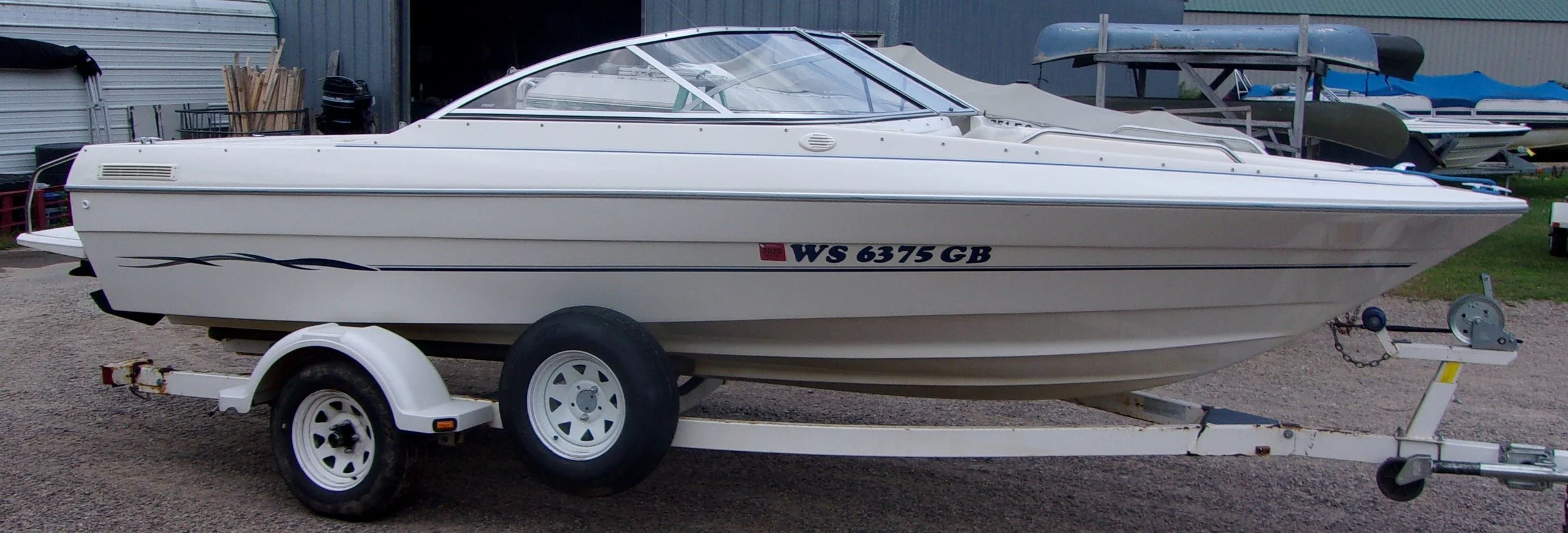 2001 Bayliner Capri 1950 - 3.0L Mercruiser 1.JPG