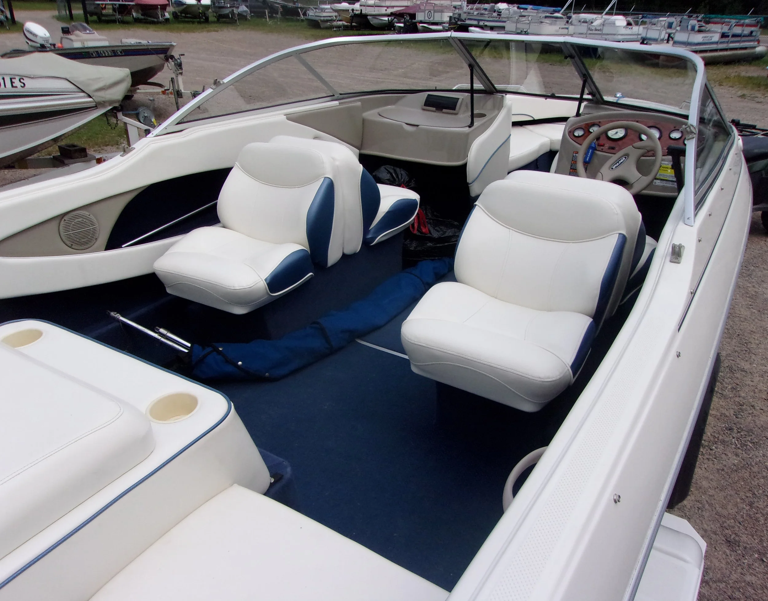 2001 Bayliner Capri 1950 - 3.0L Mercruiser 5.JPG