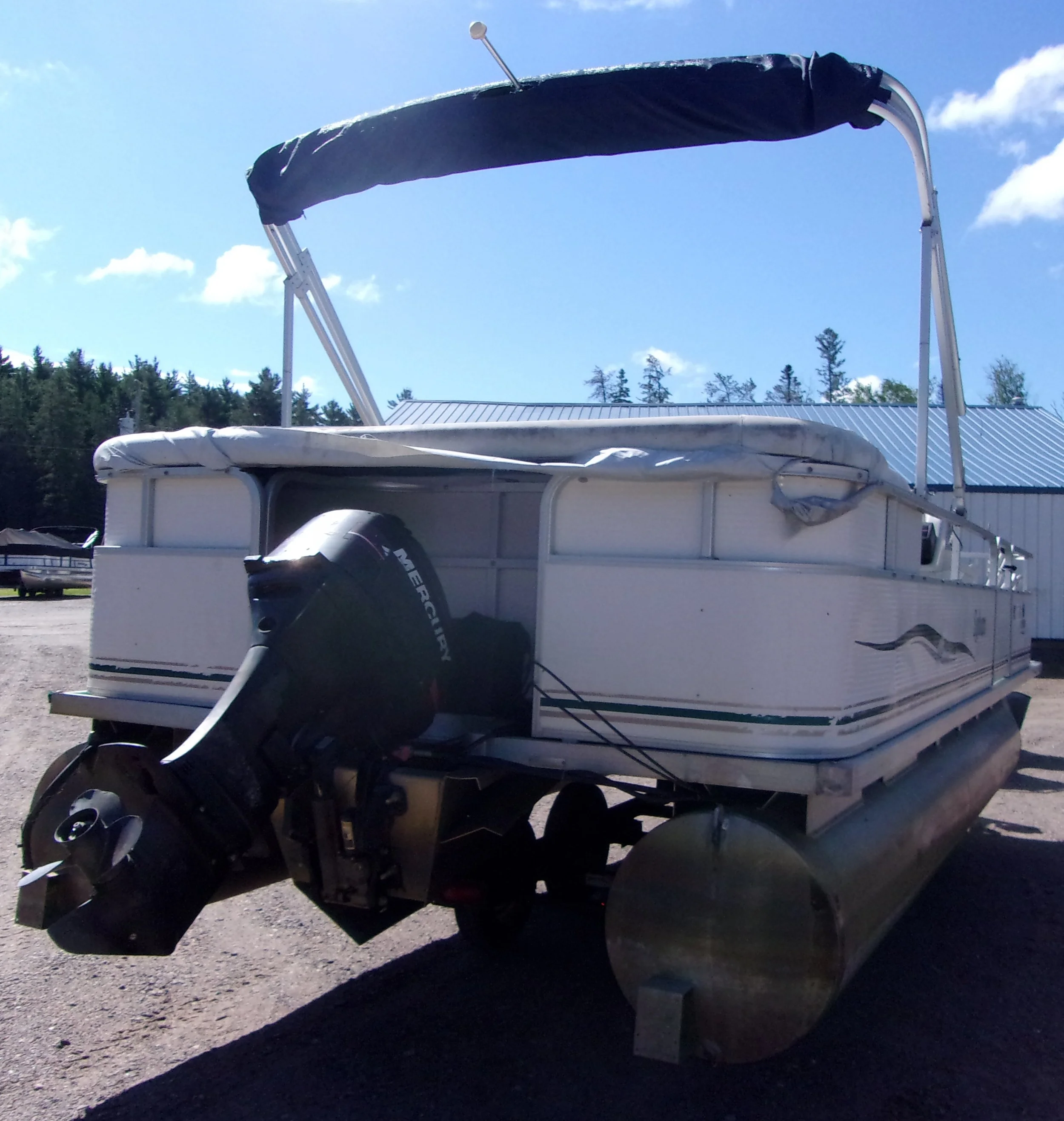2002 Sulvan Freedom 820 - 40HP Mercury 4.JPG