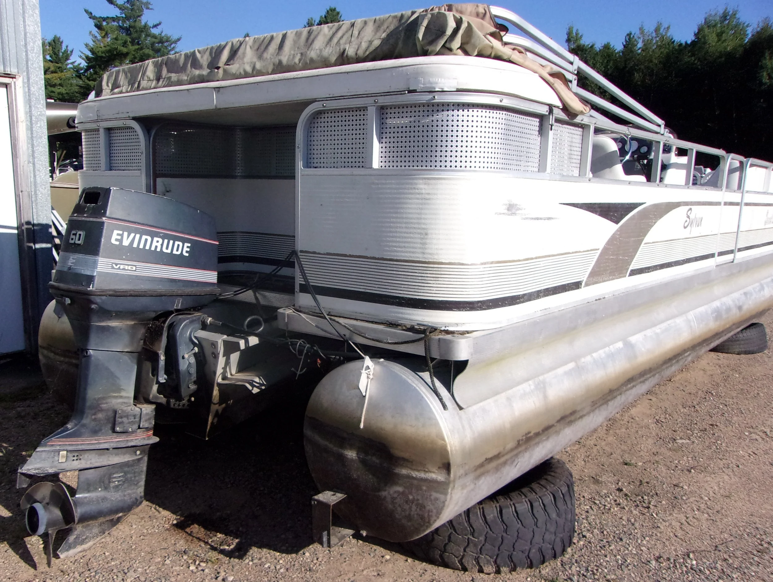 1995 Sylvan 60HP Evinrude 5.jpg