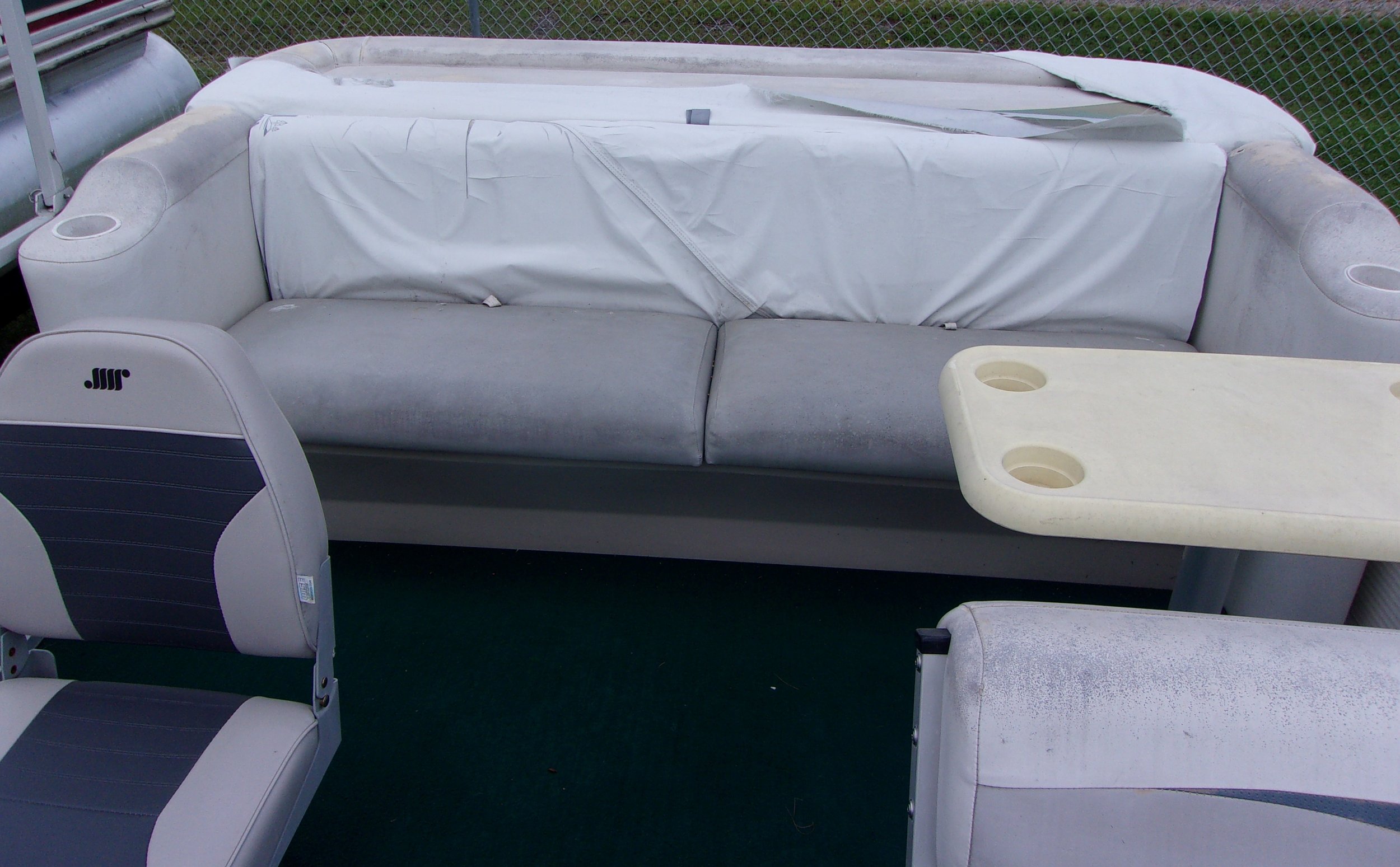 2002 Sulvan Freedom 820 - 40HP Mercury 11.JPG