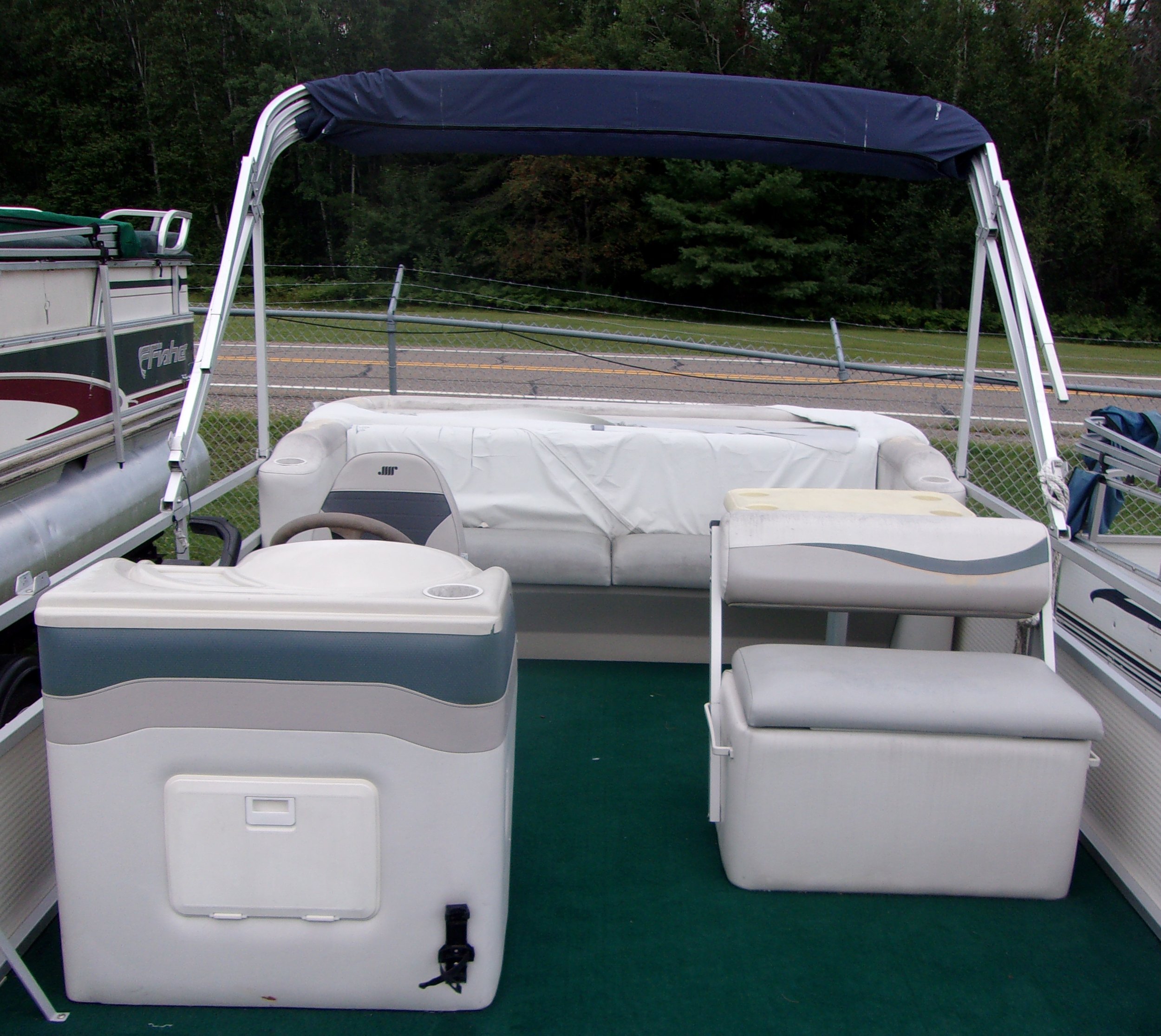 2002 Sulvan Freedom 820 - 40HP Mercury 10.JPG