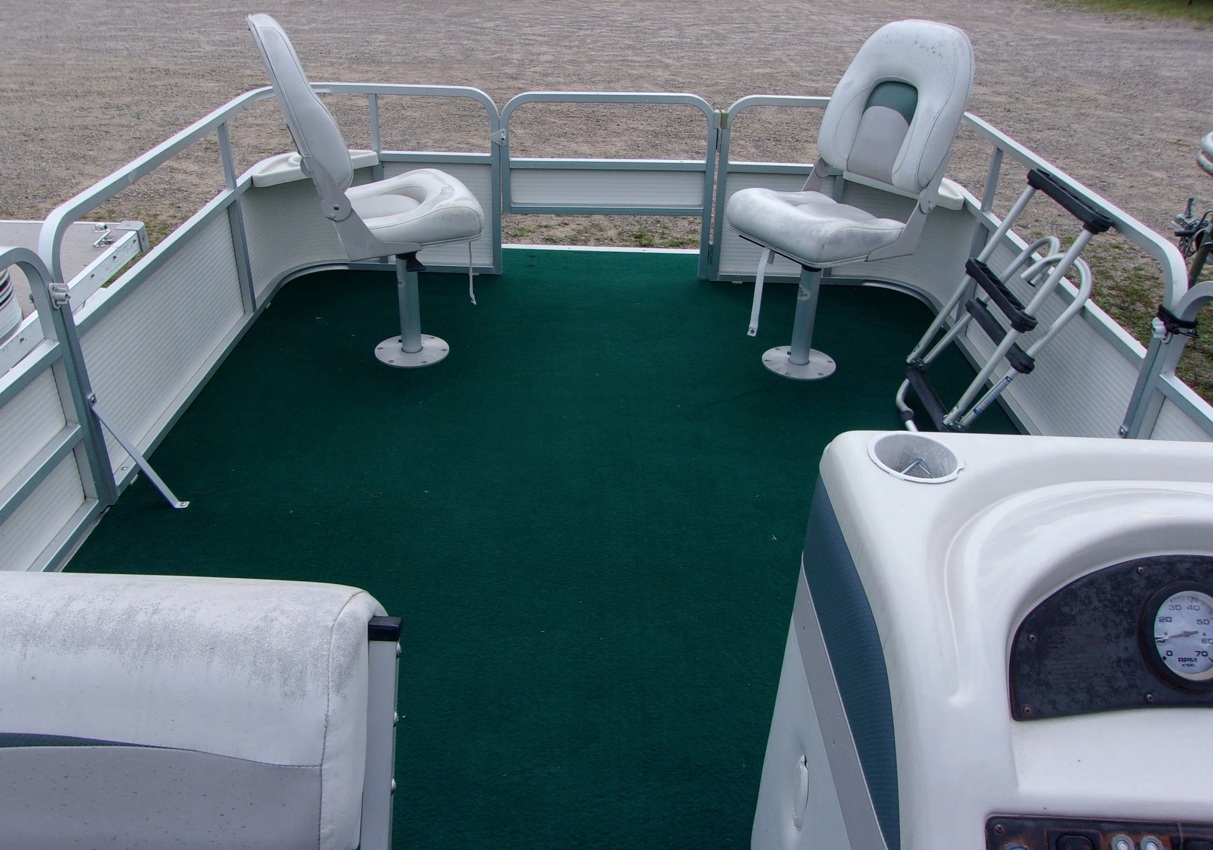 2002 Sulvan Freedom 820 - 40HP Mercury 12.JPG