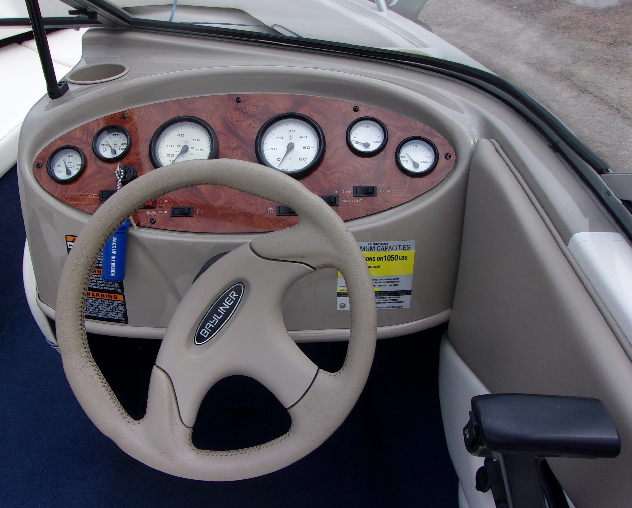 2001 Bayliner Capri 1950 - 3.0L Mercruiser 6.JPG