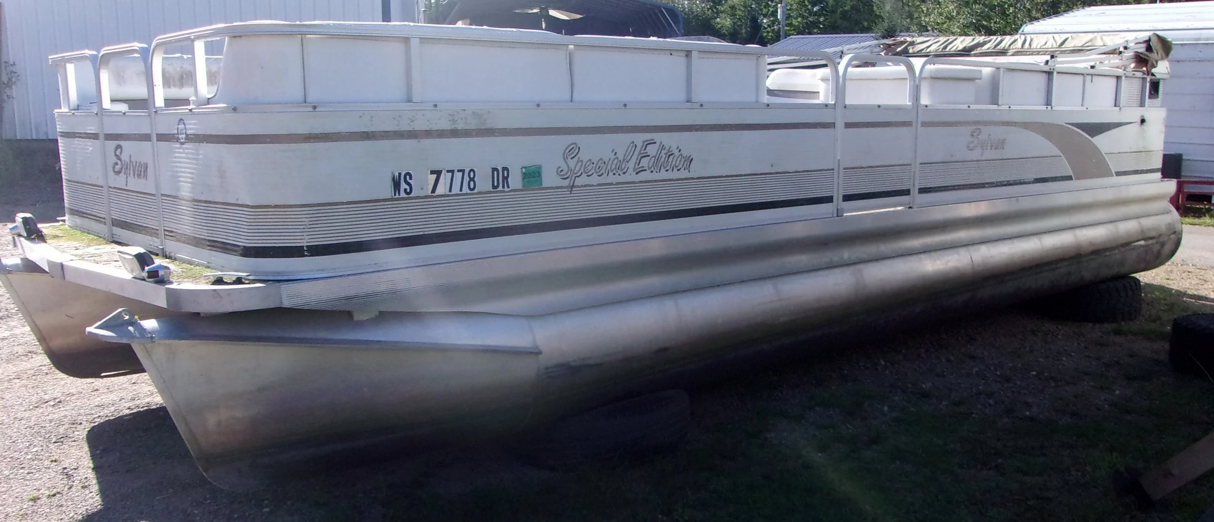 1995 Sylvan 60HP Evinrude 3.jpg