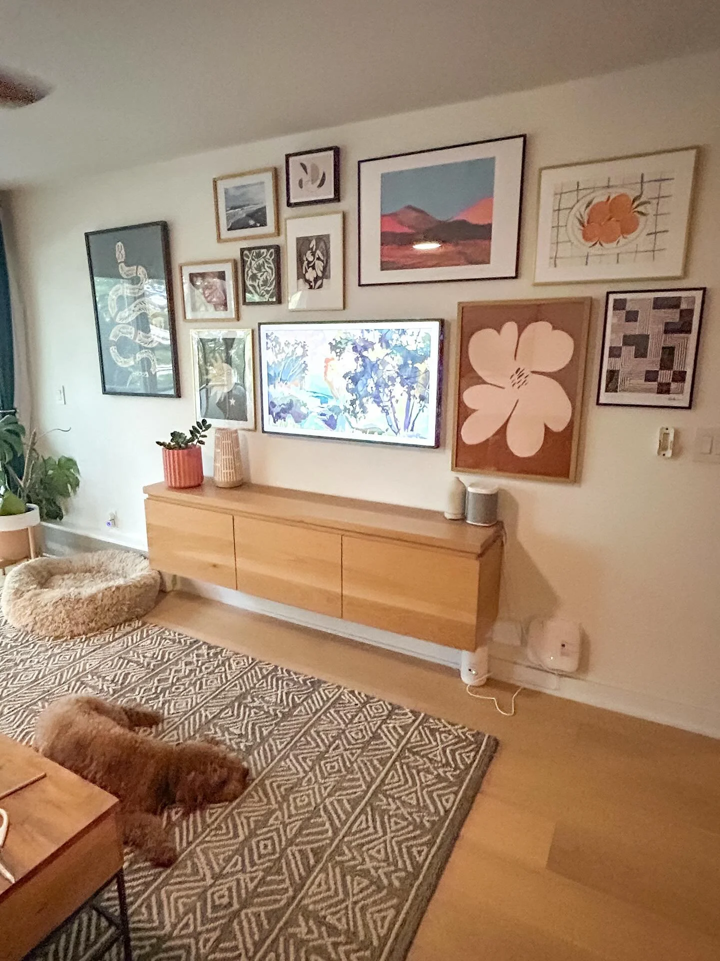 Such a fun gallery wall instal today! 🖼️ Elizabeth was looking for an artwork refresh and wasn&rsquo;t afraid to make a bold statement ⚡️Her apartment is STUNNING, nestled in the tree lined streets of Hastings Sunrise. She&rsquo;s already made some 