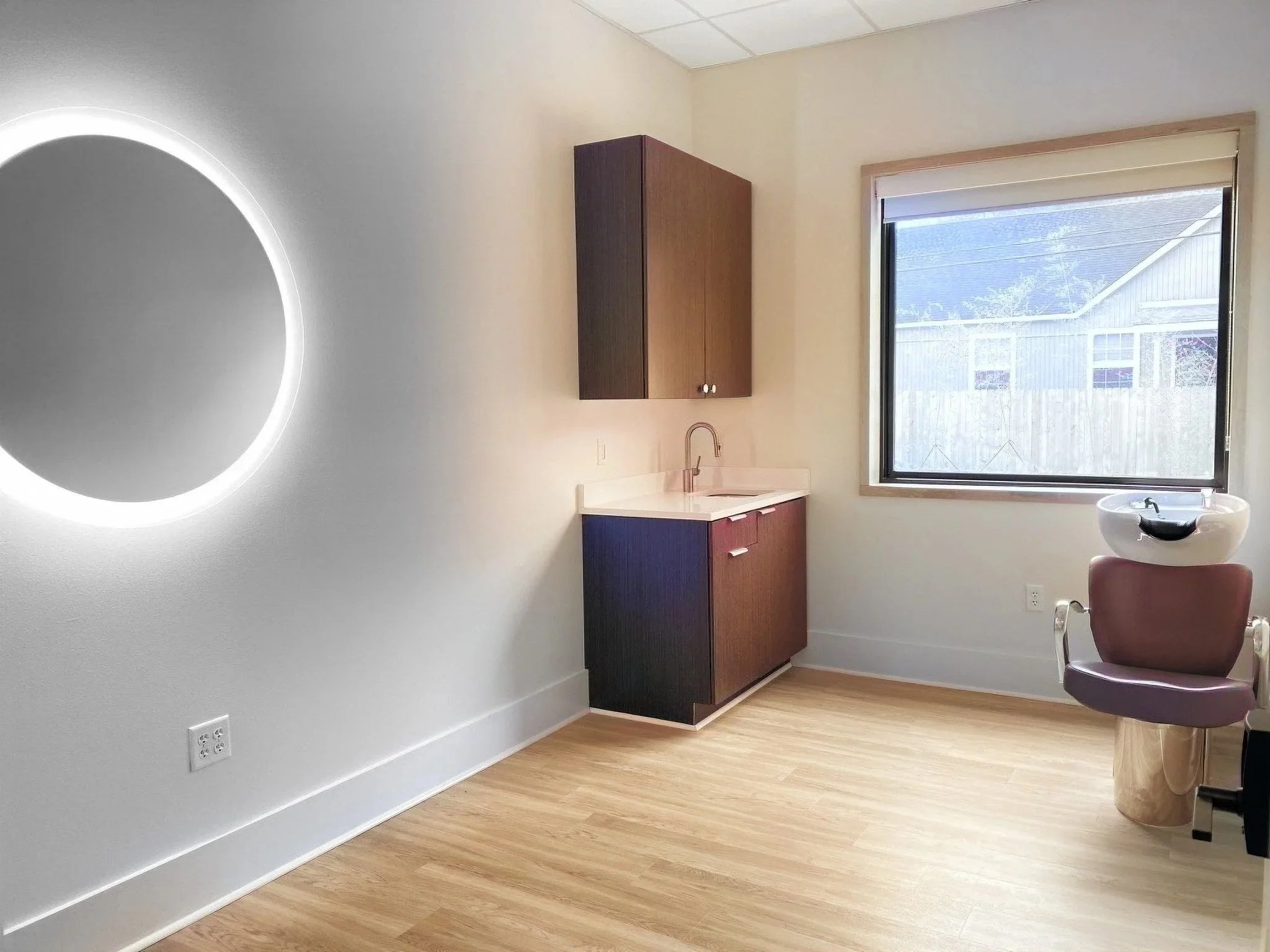 Single salon suite in Baton Rouge