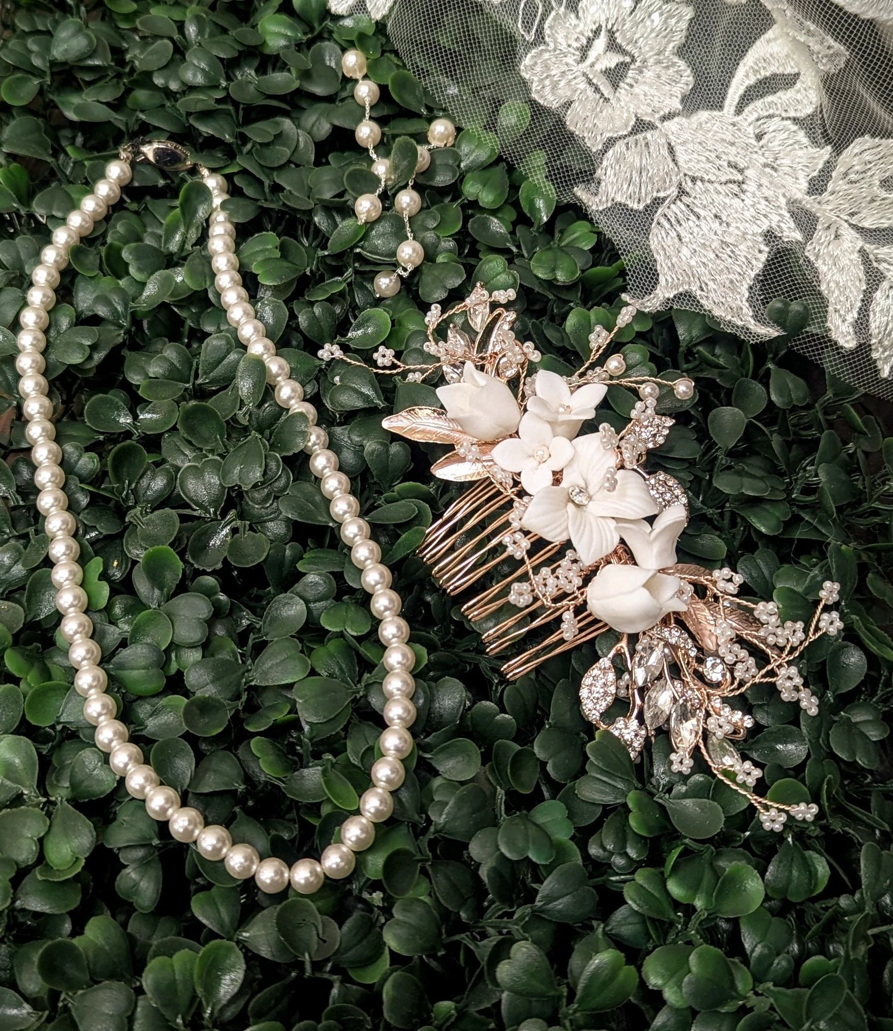 Using Accessories To Make Your Wedding Look One-Of-A-Kind