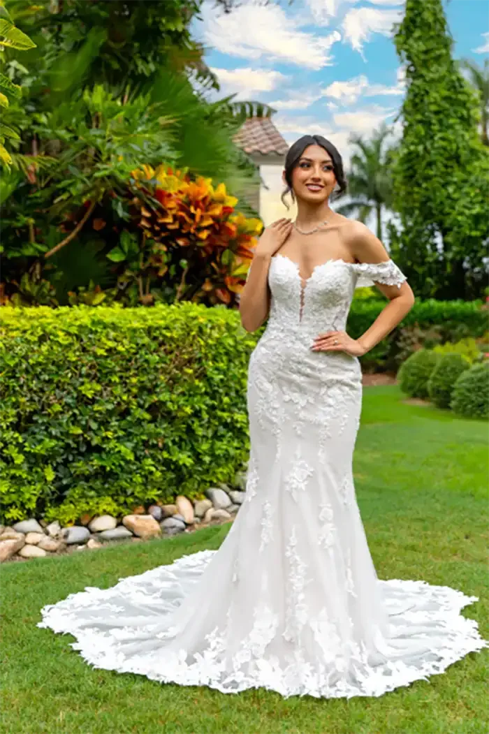 savvi-bridal-sweetheart-deep-v-on-model-fitted-wedding-dress-raleigh.webp