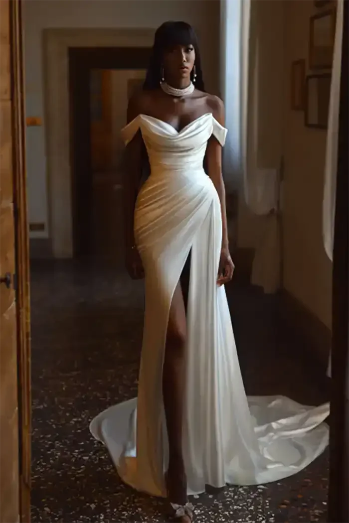 savvi-bridal-drapey-soft-satin-ruched-sweetheart-bodice-fitted-wedding-dress-raleigh.webp