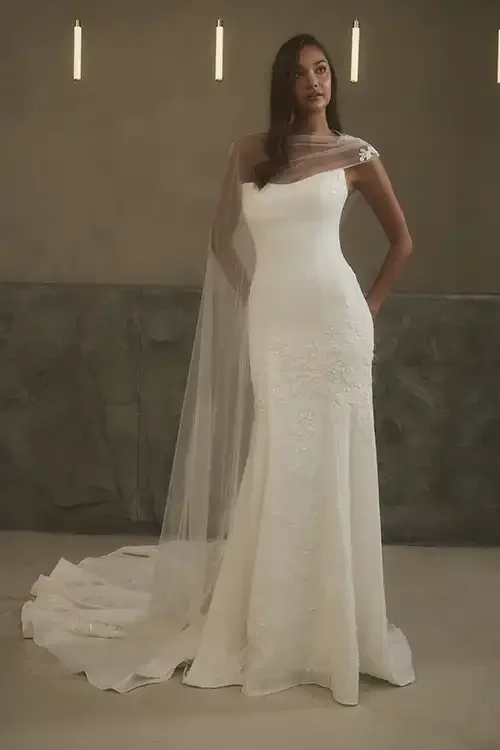 cat-eye-fitted-crepe-floral-with-detachable-shoulder-veil-wedding-dress-raleigh.webp