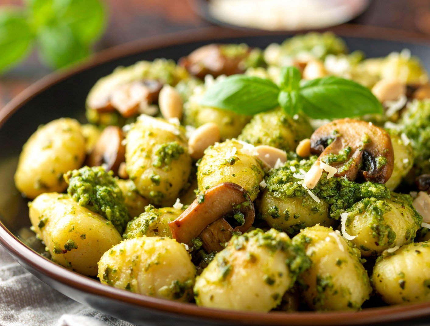 gnocchi pesto2 AI.jpg