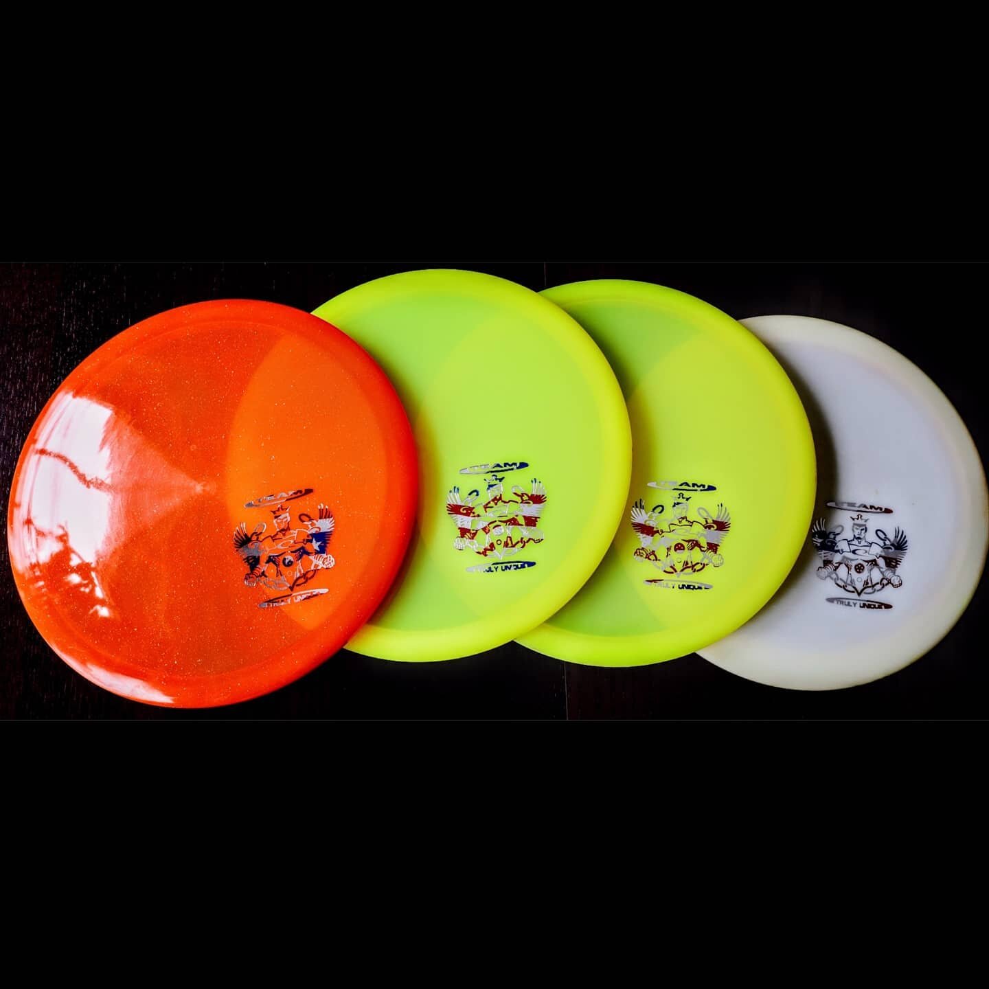 Just got my team discs from @trulyuniquedg !!! 

I can't wait to throw these on the course!

From left to right:
DD Lucid Verdict 
2 DD Lucid EMac Truth's
Lucid convict

Check out Truly Unique's online store for some sweet discs 😉 (link in bio)

#di