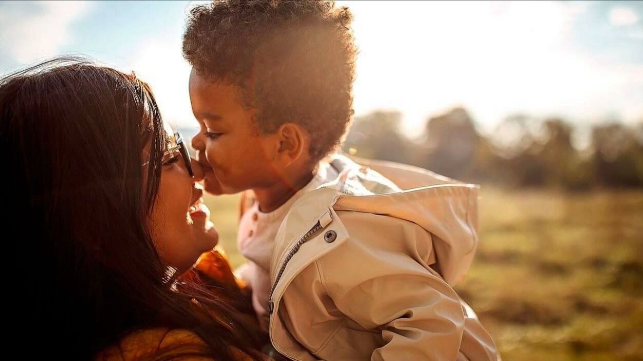Let&rsquo;s head outside to enjoy the fresh air and connect with nature - and each other! 

Join me as I partner with The Alliance for Early Childhood and lead Mindful Beginnings, an outdoor meet-up for new and expecting parents. 

This Wednesday, De