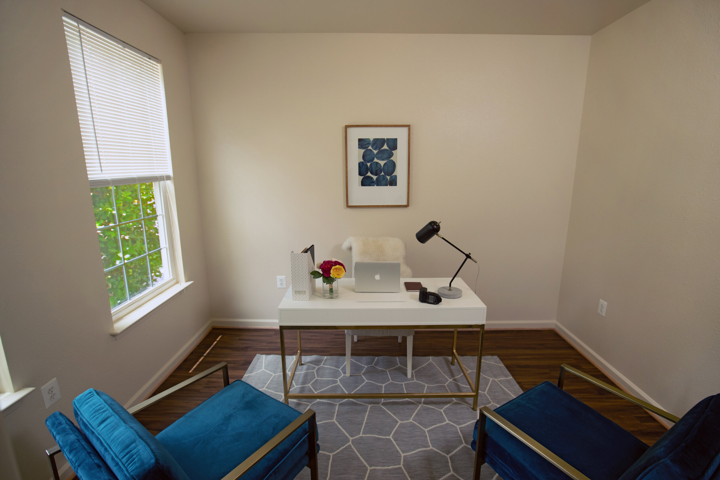 Rental homes on Fort Belvoir featuring home offices.