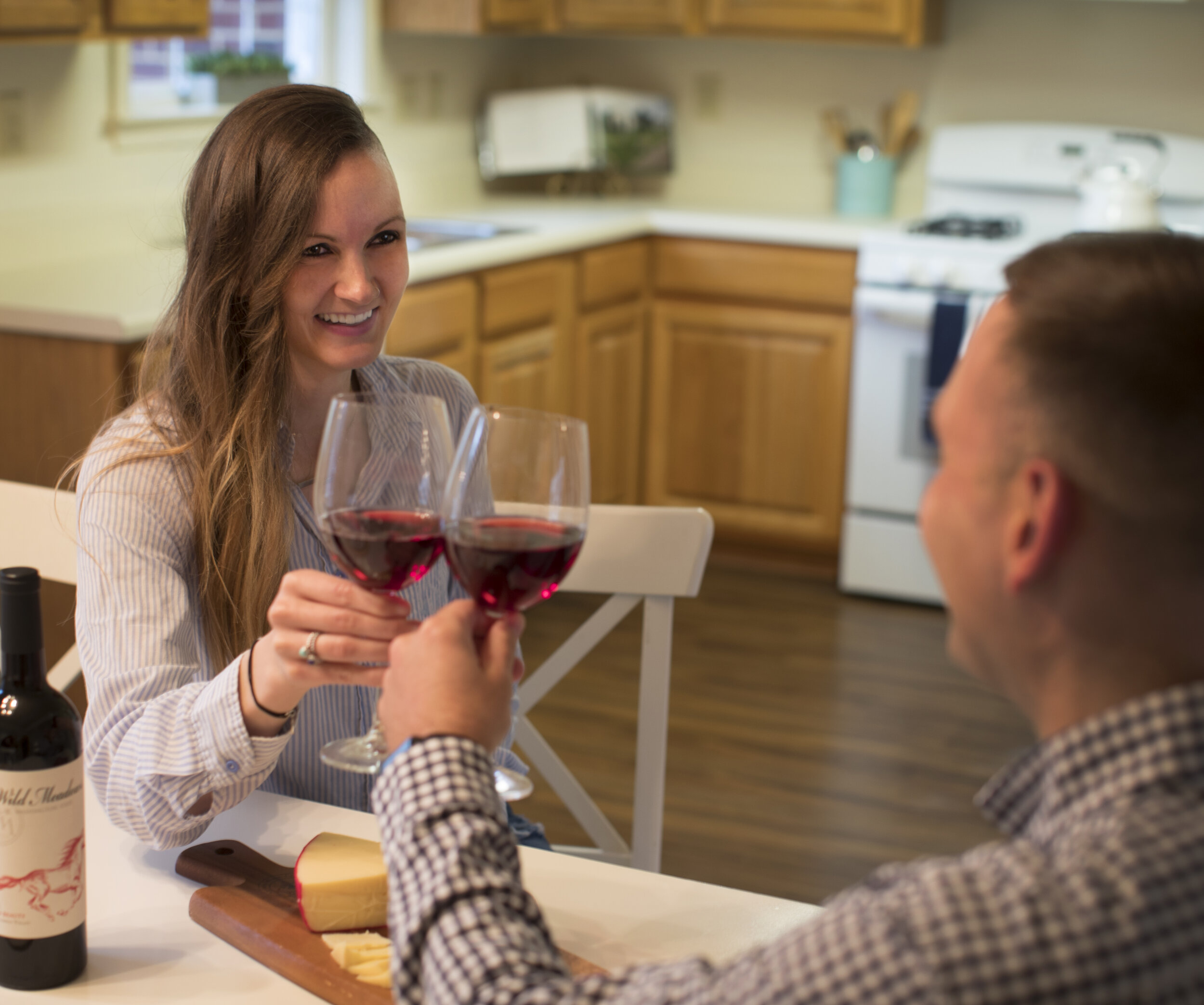 A service member and spouse enjoying their home at Fort Belvoir.