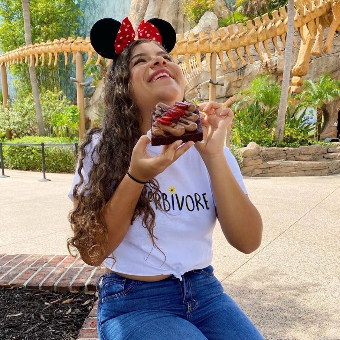 That &ldquo;first bite&rdquo; feeling. PS our @disneysprings location is open daily! Thank you for the share @valeeeryh ❤️