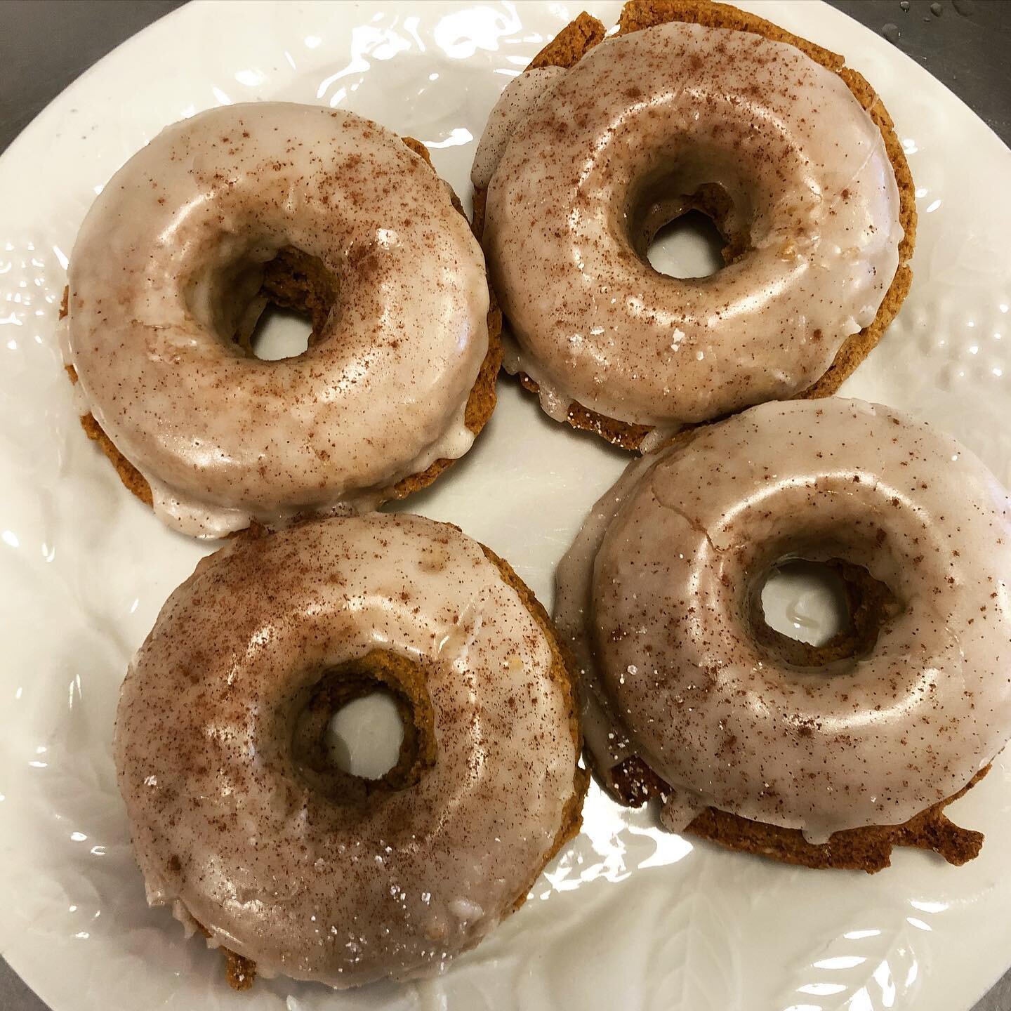 She&rsquo;s baaaaaaack! #pumpkinspice #veganglutenfree #donuts available daily in #LA till you&rsquo;re done with them! Thank you @ms.chocolate14 for baking these a day ahead of the official #firstdayoffall