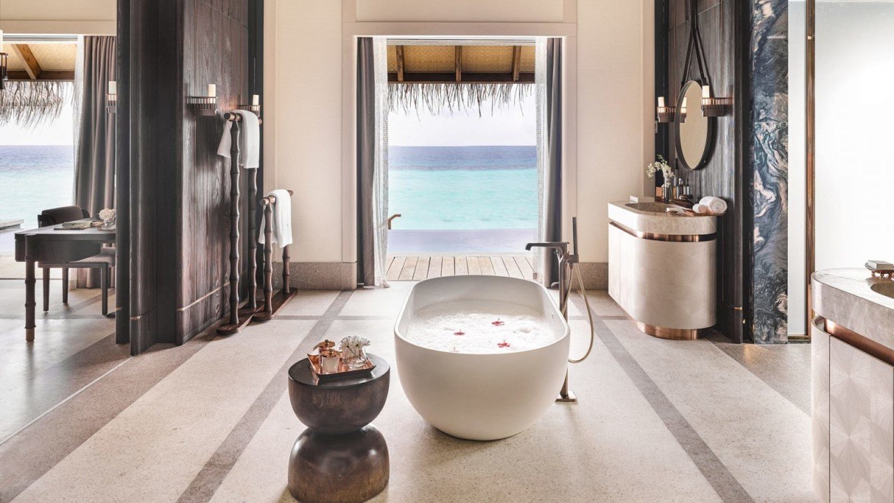 Joali_SunsetLuxuryVilla-8-e1569663233670-1600x900.jpg