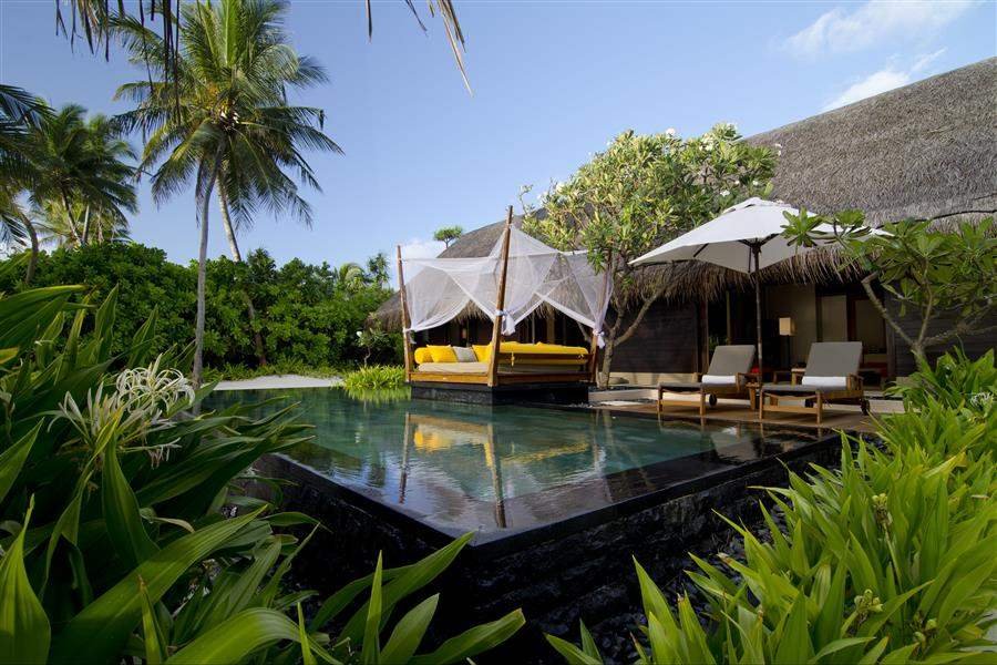 IND-Maldives-ReethiRah-OneandOnlyReethiRah-700480-GrandBeachVillaPool-2-ReethiRahOneandOnly(2).jpg