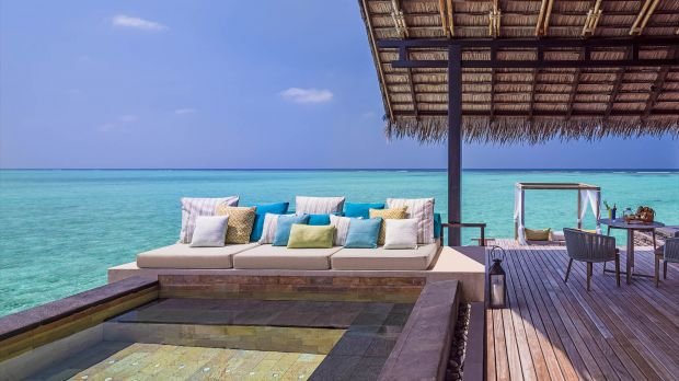 002804-02-OneAndOnly_ReethiRah_Accommodation_GrandWaterVilla_OutdoorJacuzzi-Day_V1a_ALT_HR.jpg