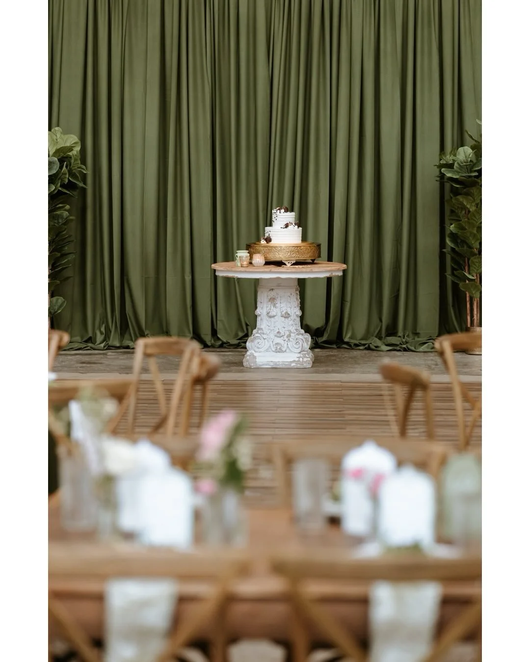 Back with some more 2025 recap, and let me just tell you, it was the *sweetest* year!! 🍰🍩

From simple cakes to the most elaborate, from donuts to his &amp; hers candies, from classic white to allllll the color, it was a beautiful (and delicious) 2