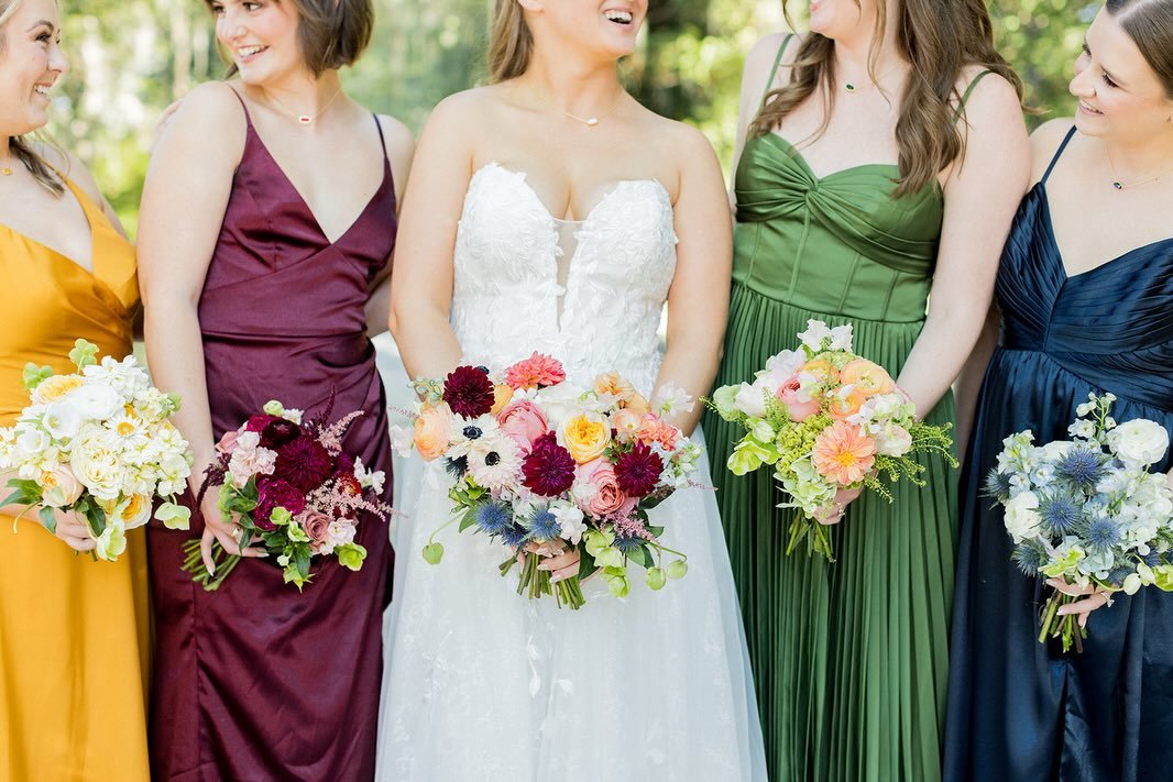 The new year is off to THE most stunning start, but I&rsquo;m not quite finished recapping &lsquo;25 yet 😎

One of my favorite floral movements this past year was individualized bridesmaids bouquets. While mismatched dresses have become more and mor
