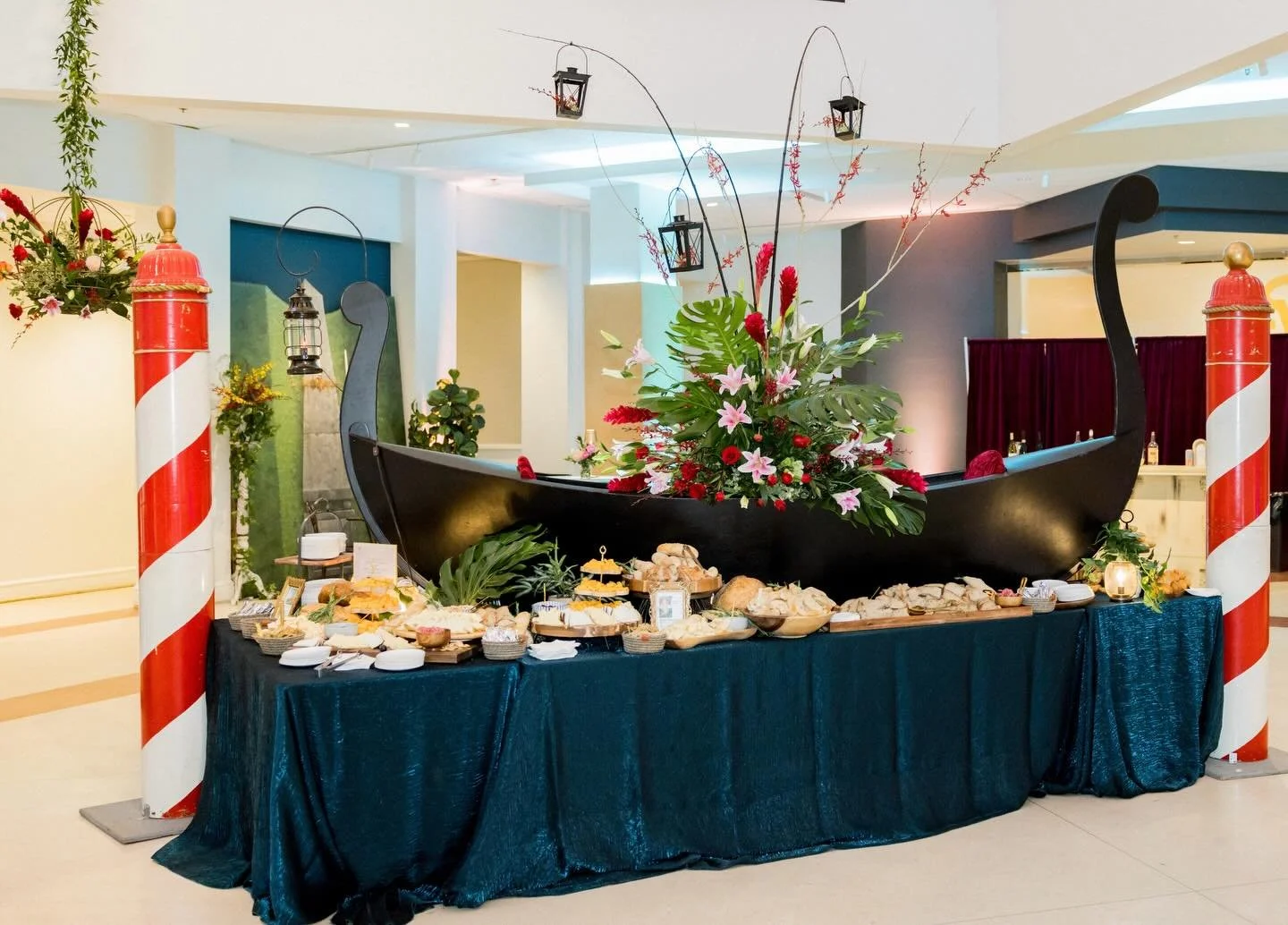 What&rsquo;s more romantic than a gondola ride for two?
 <swipe &mdash;>
A table full of breads, cheeses, and pastries.

Look, I don&rsquo;t make the rules. Go ahead and indulge this weekend!

🥐🧀🍮

Photos - @jhuntphotos 
Catering - @citygrit