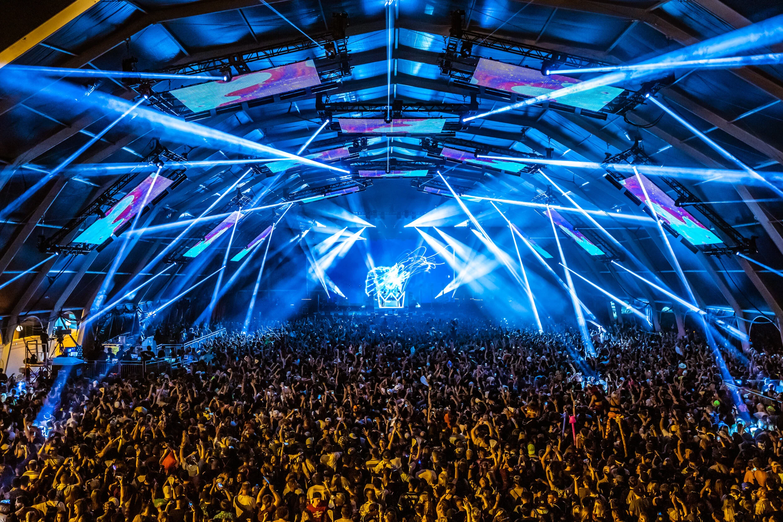 LIB2019_0921_001627-9548_ALIVECOVERAGE.jpg