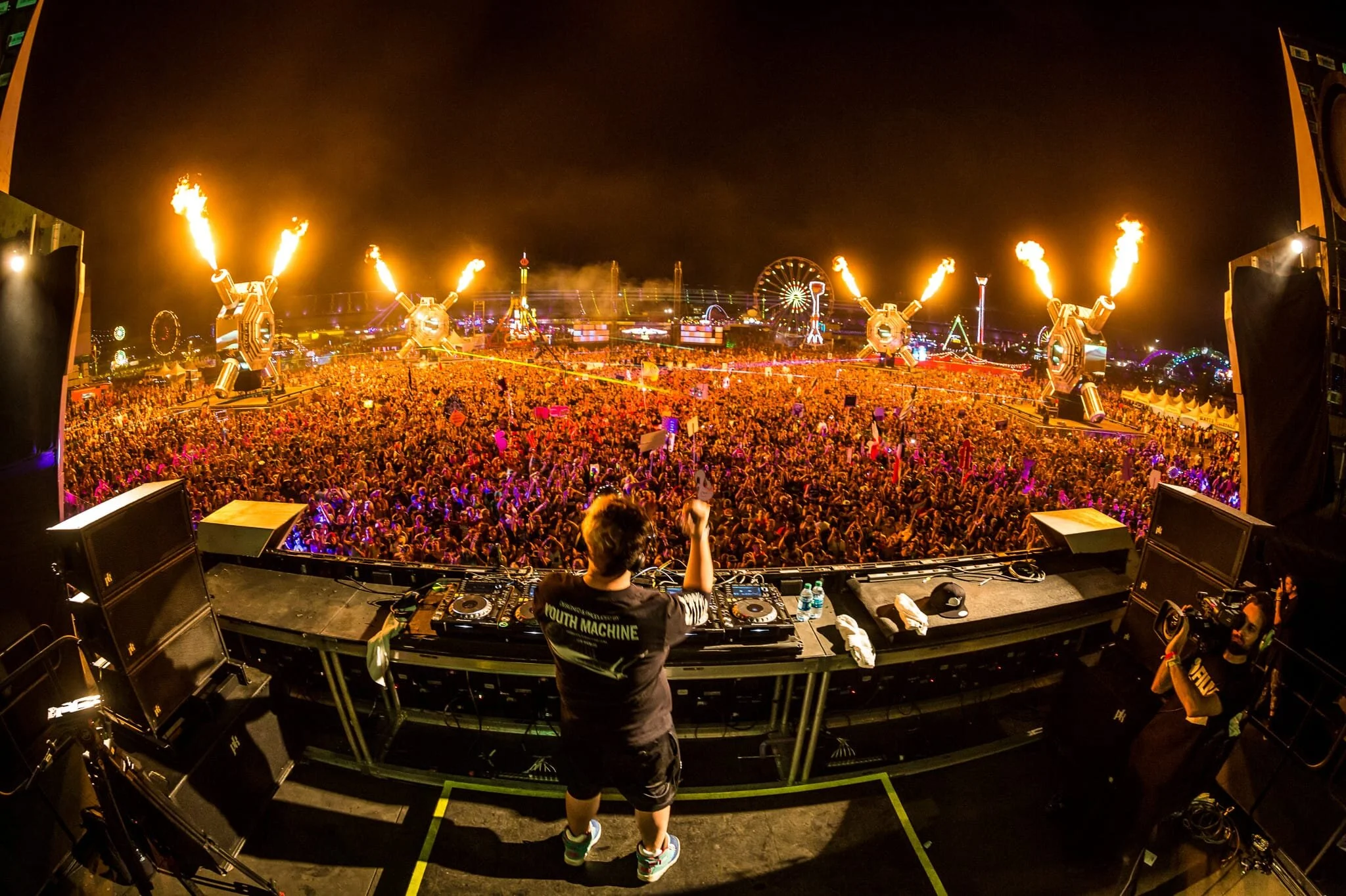 EDCLV2015_0619_233359-6844_ATW.jpg