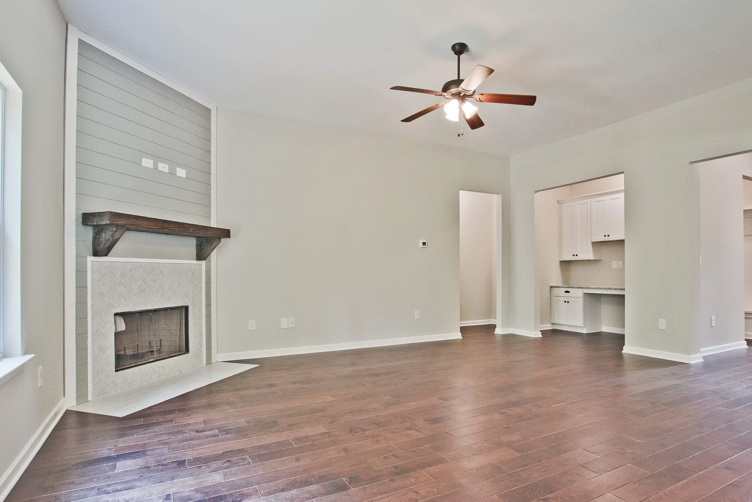 018_266 Grant Rd  (15).jpg