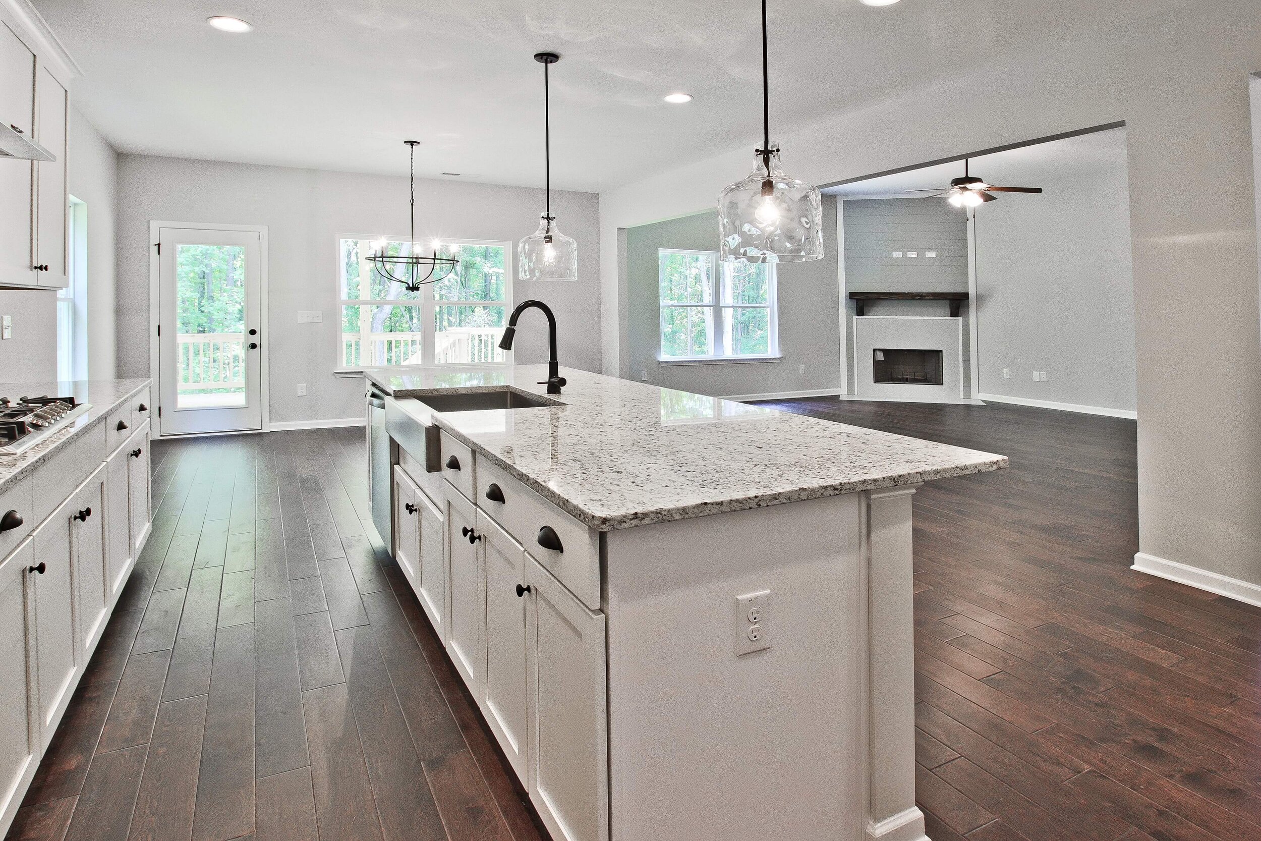 021_266 Grant Rd  (17).jpg