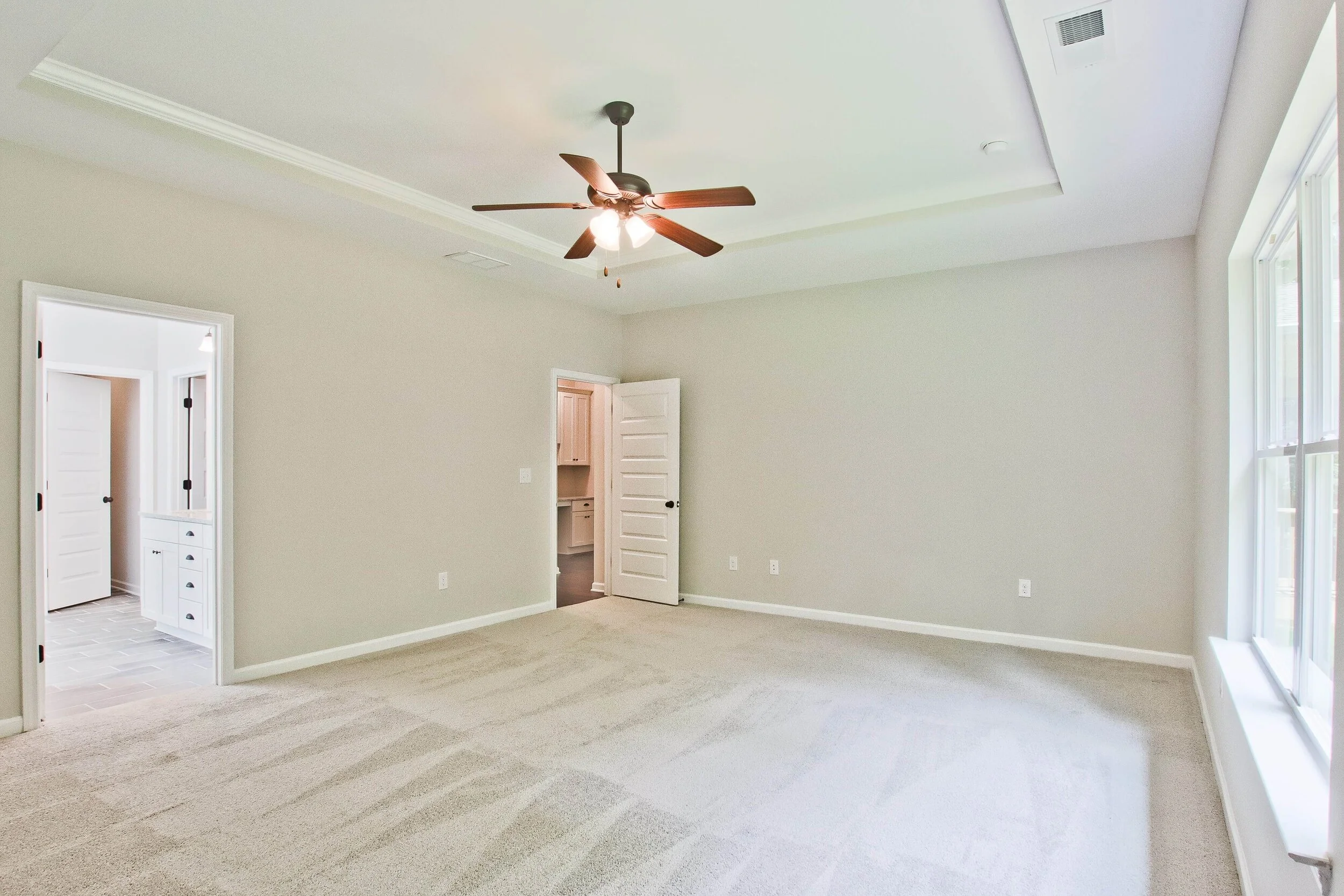 033_266 Grant Rd  (28).jpg