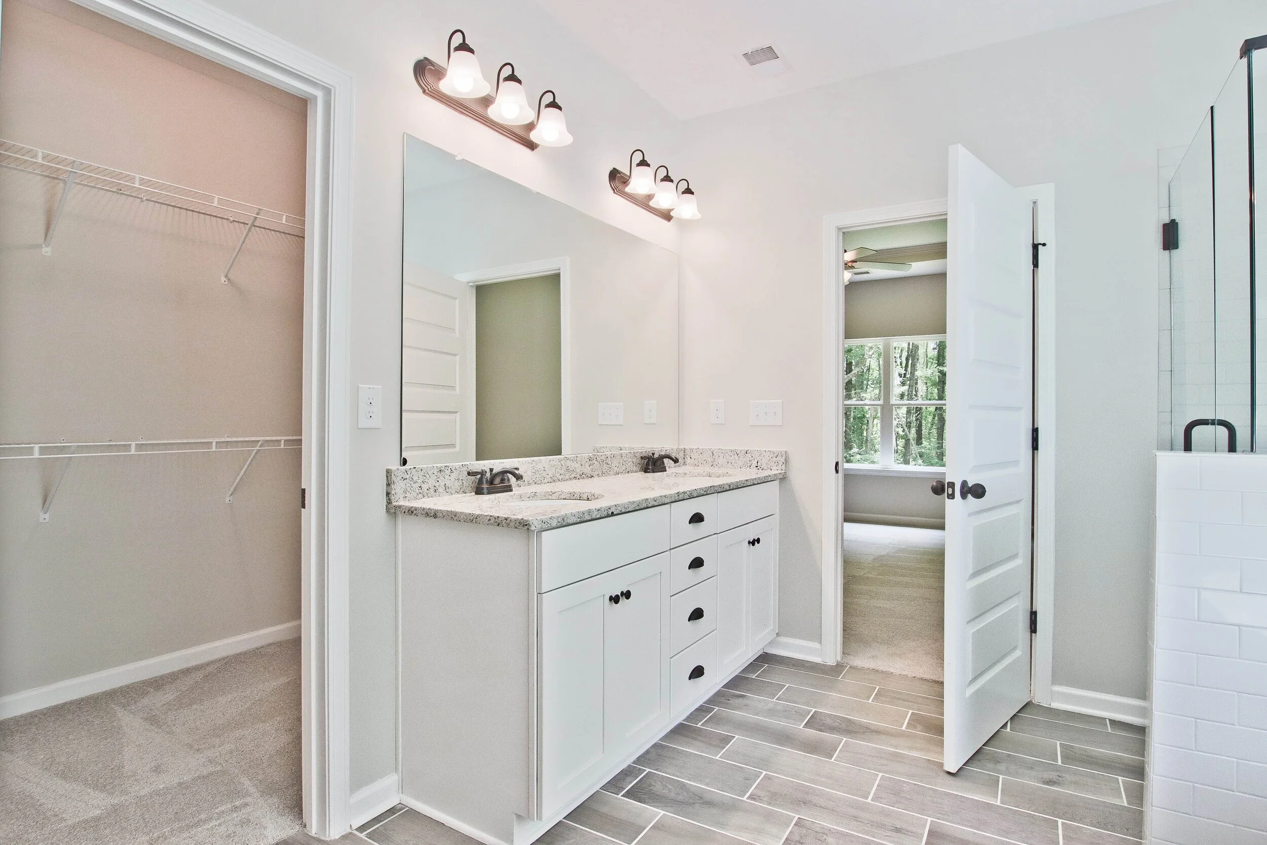 036_266 Grant Rd  (31).jpg