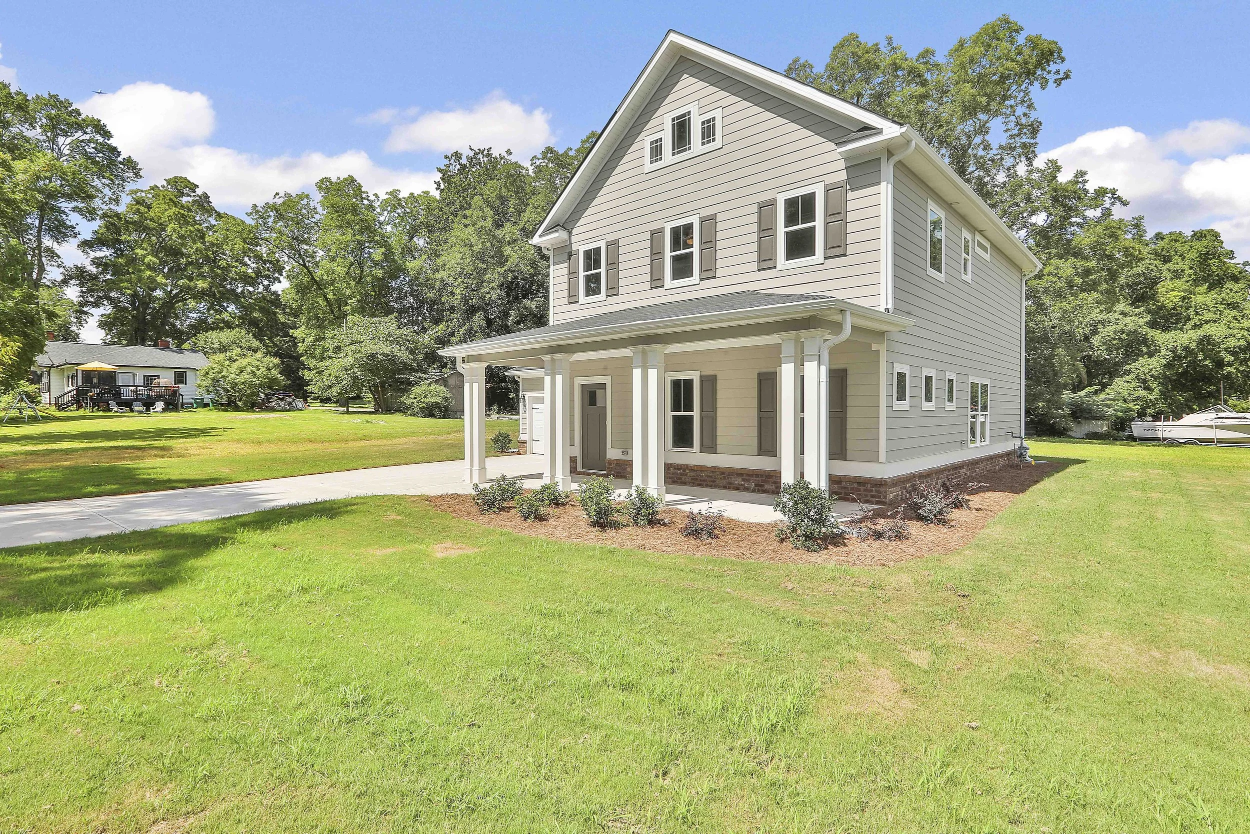 3 Derrick Avenue0003.JPG