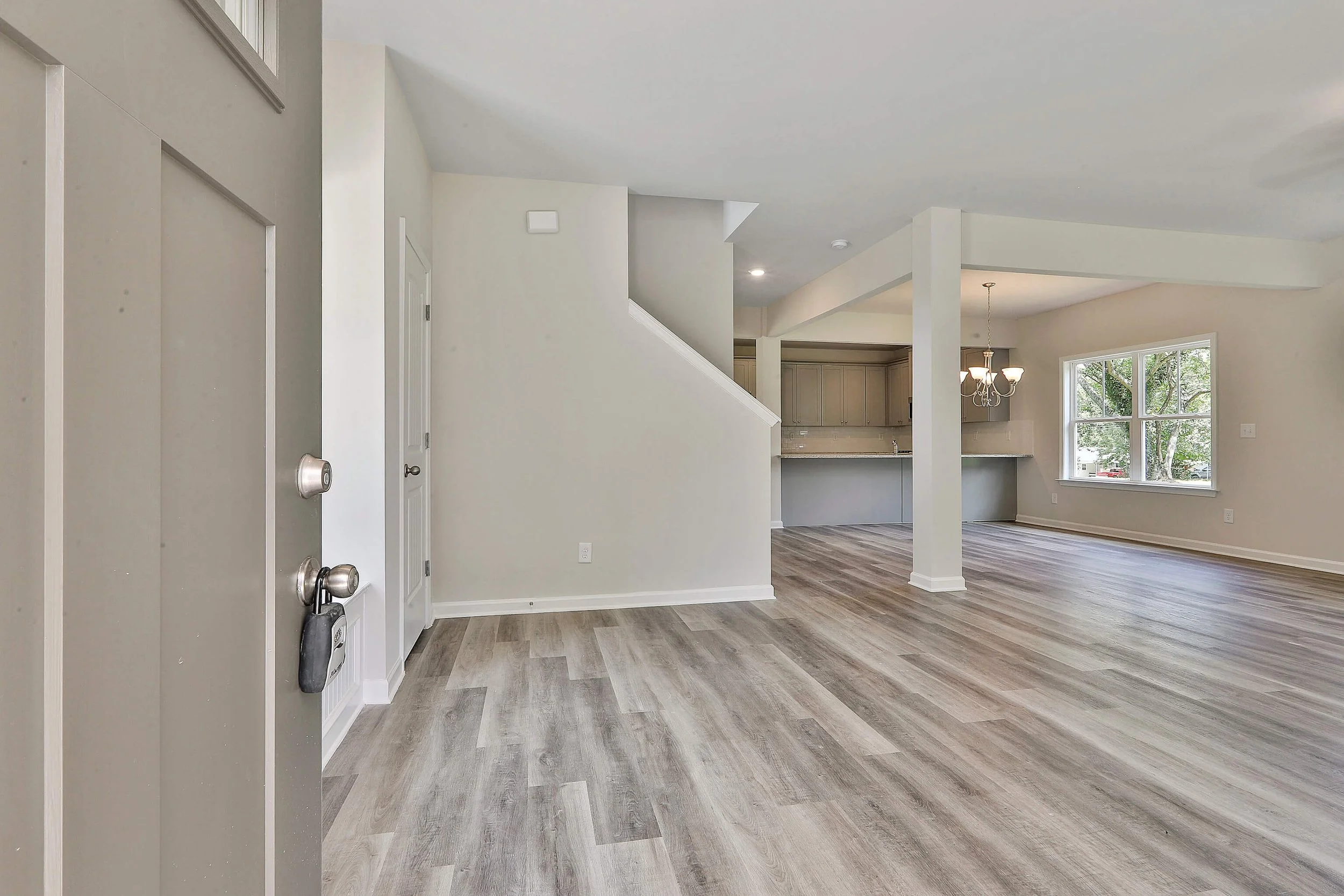 3 Derrick Avenue0007.jpg