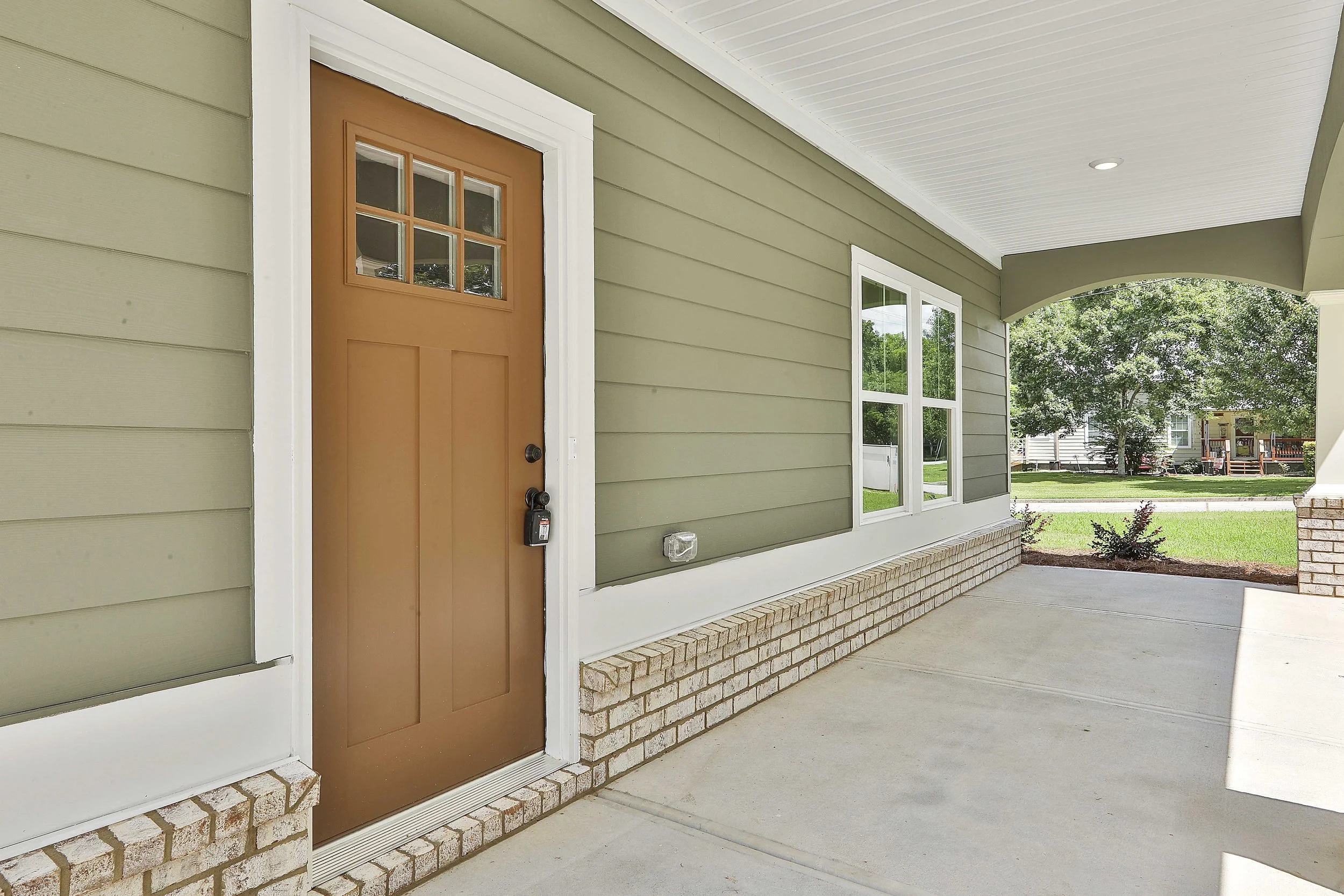 5 Derrick Avenue0005.JPG